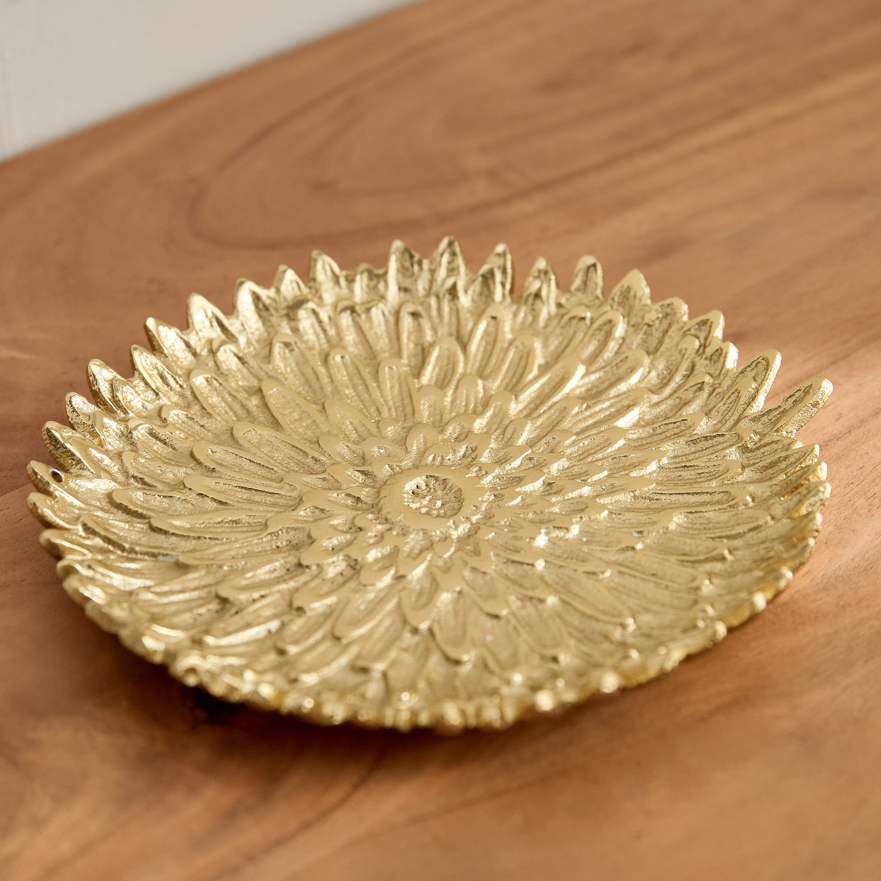 صينية ديكور ألومنيوم من بوبين- 18x18x2 سم-hbxhomeware-hbxdecorandfurnishings-image-1