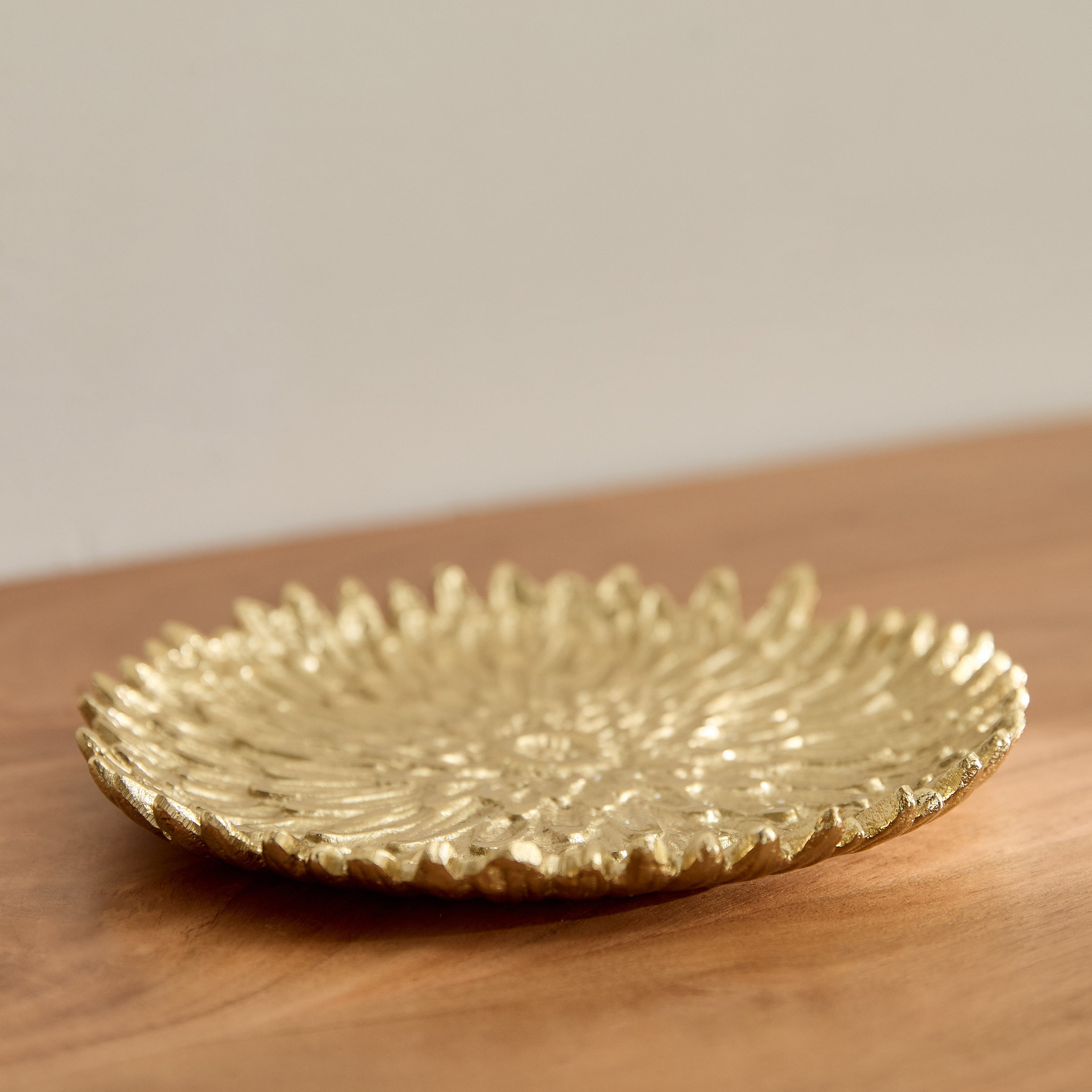صينية ديكور ألومنيوم من بوبين- 18x18x2 سم-hbxhomeware-hbxdecorandfurnishings-image-2