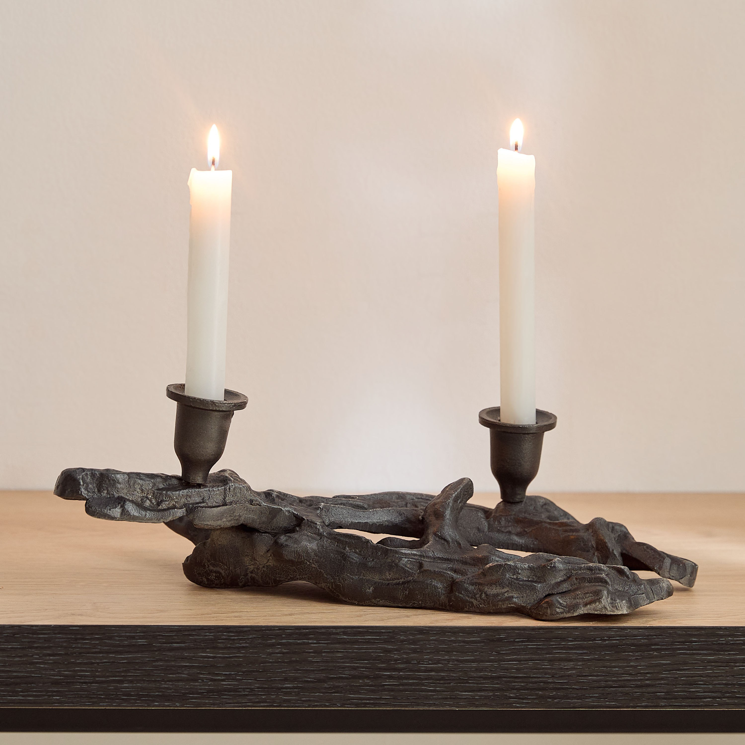 Orbet Aluminium Swirl Candleholder - 36x16x11 cm-PROMO_HB_AE_B2G2_011025-image-1
