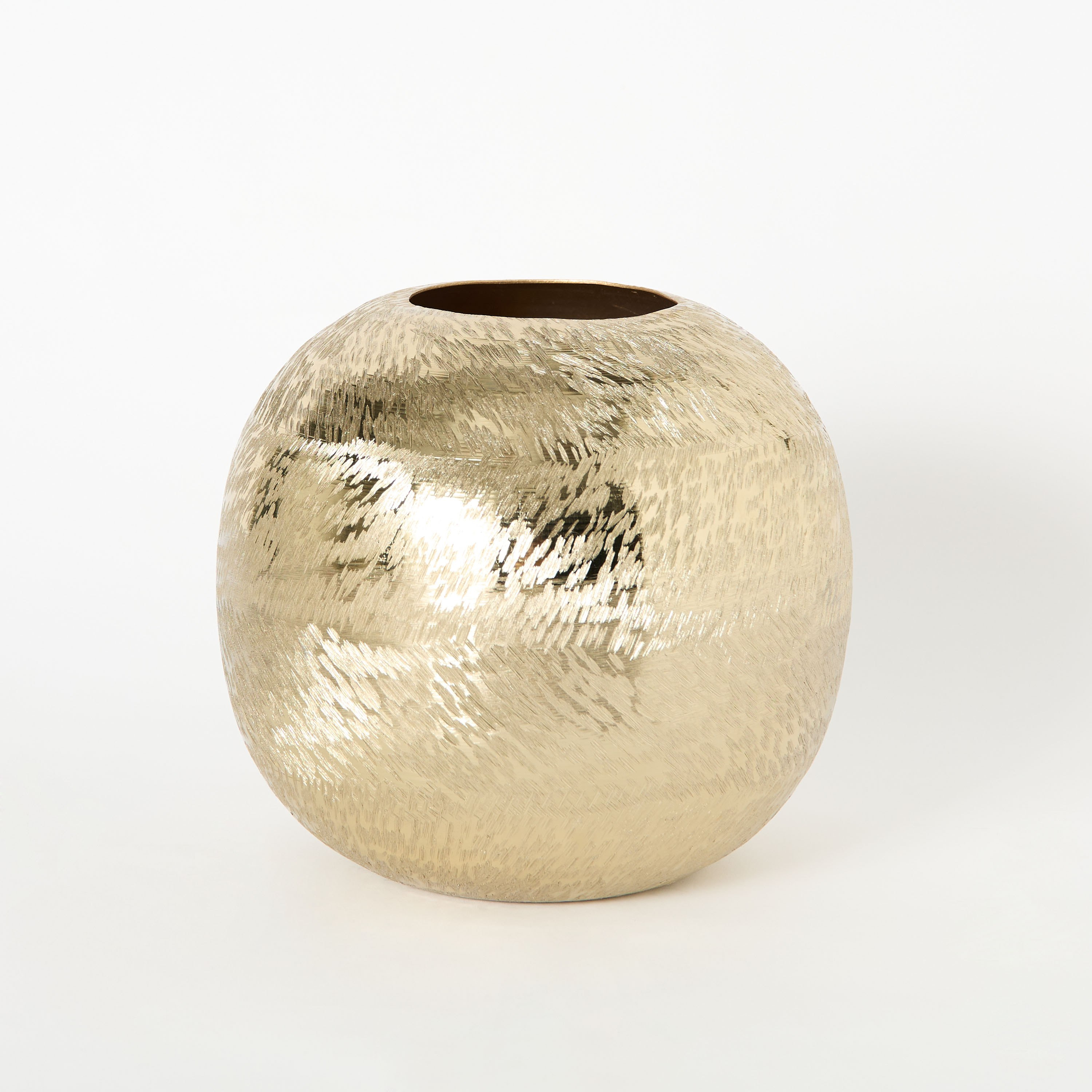 مزهرية ألومنيوم مستديرة بارزة الملمس من كاتلين - 24×24×23 سم-hbxbedroom-decorandaccessories-vases-image-5