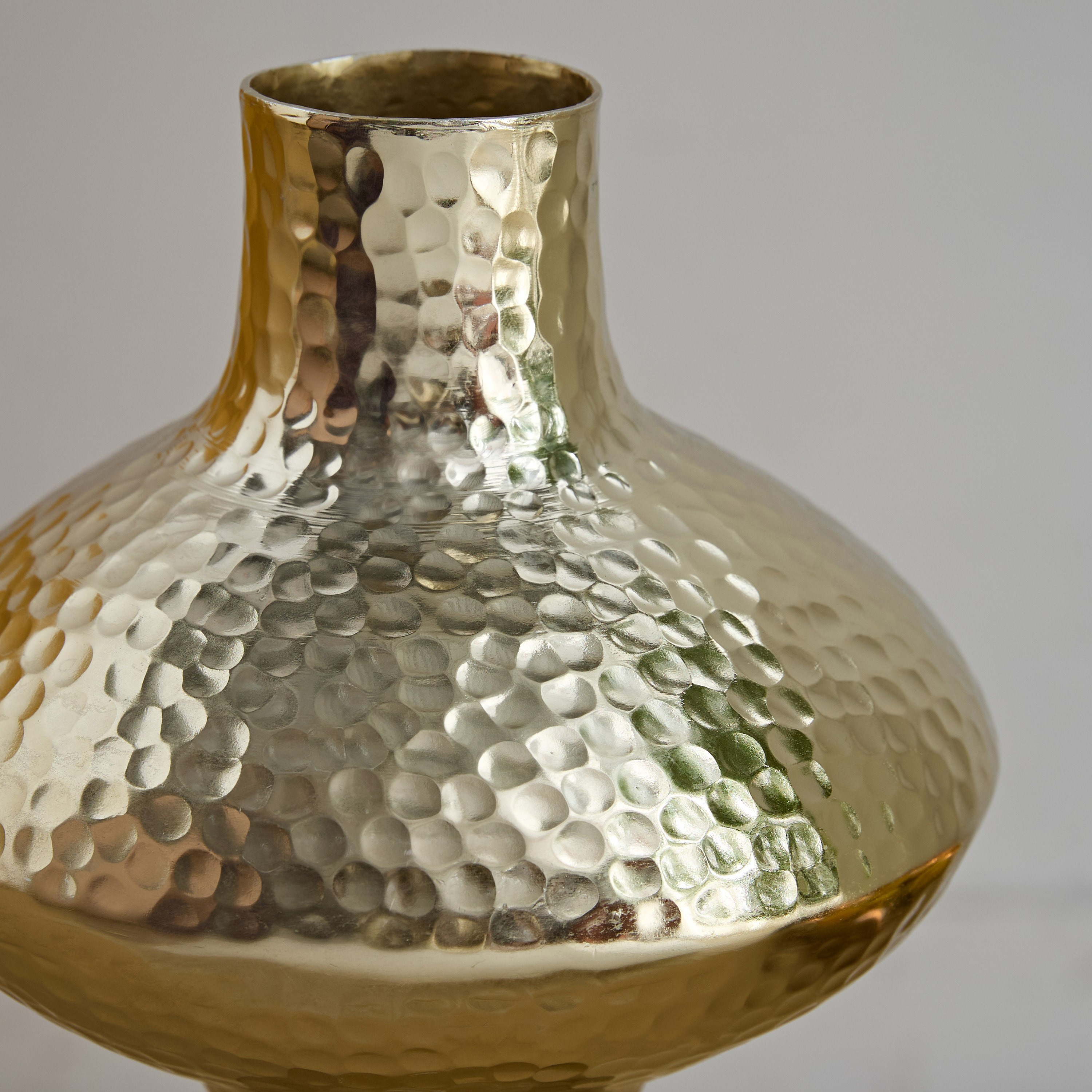 Catlyn Aluminium Hammered Vase - 17x17x28 cm-PROMO_HB_AE_B2G2_011025-image-3