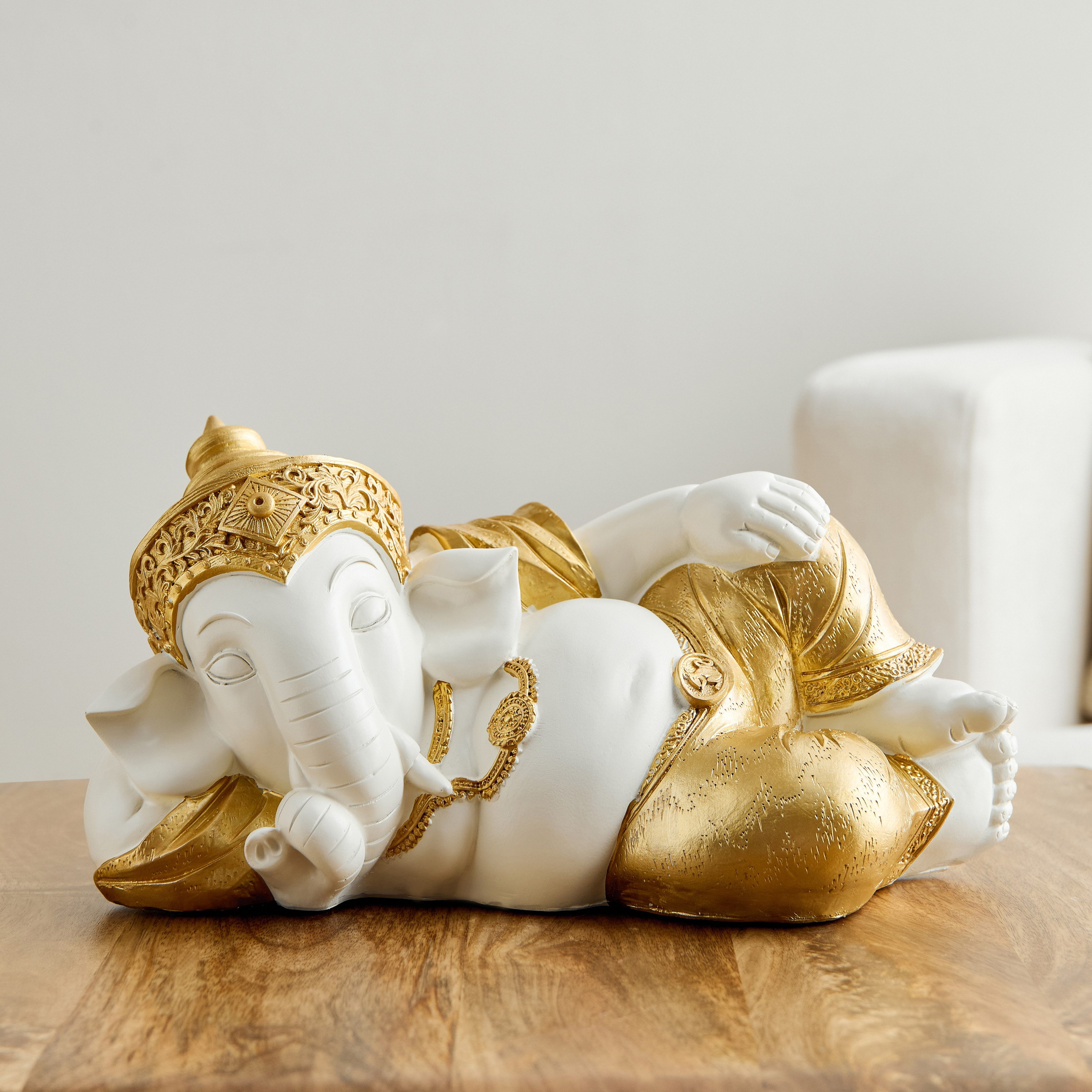قطعة ديكور بوليريسين جانيشا  متكئ من ديلين - 32.5x16x16.5 سم-hbxhomeware-homedecor-figurinesandornaments-image-1