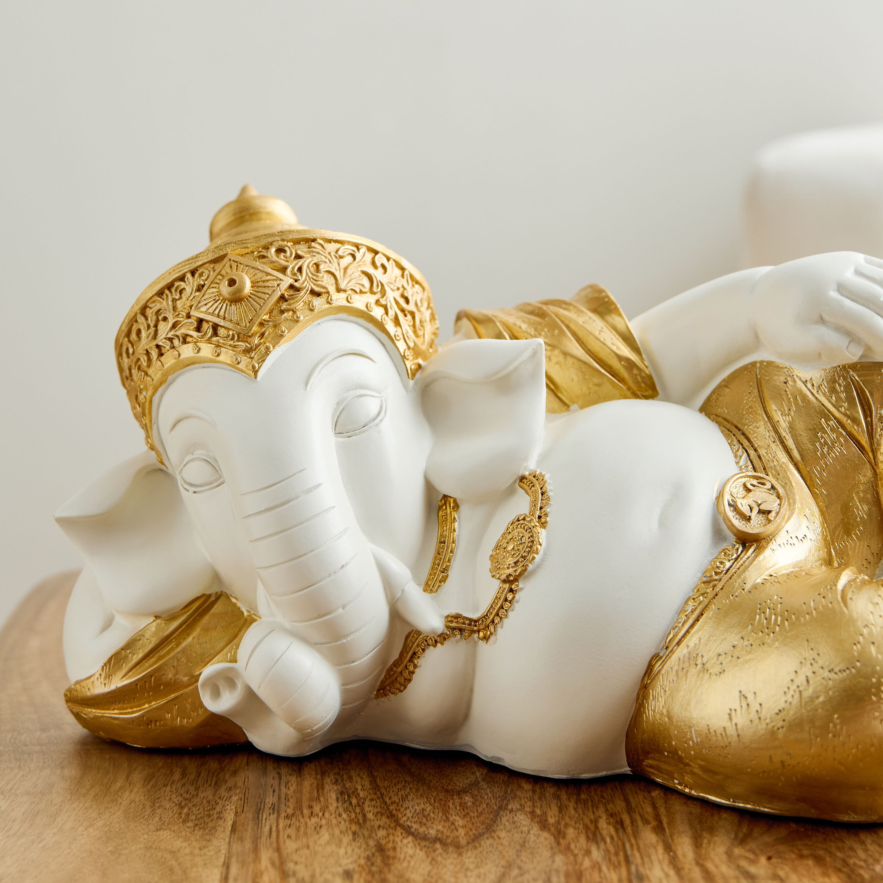 قطعة ديكور بوليريسين جانيشا  متكئ من ديلين - 32.5x16x16.5 سم-hbxhomeware-homedecor-figurinesandornaments-image-4