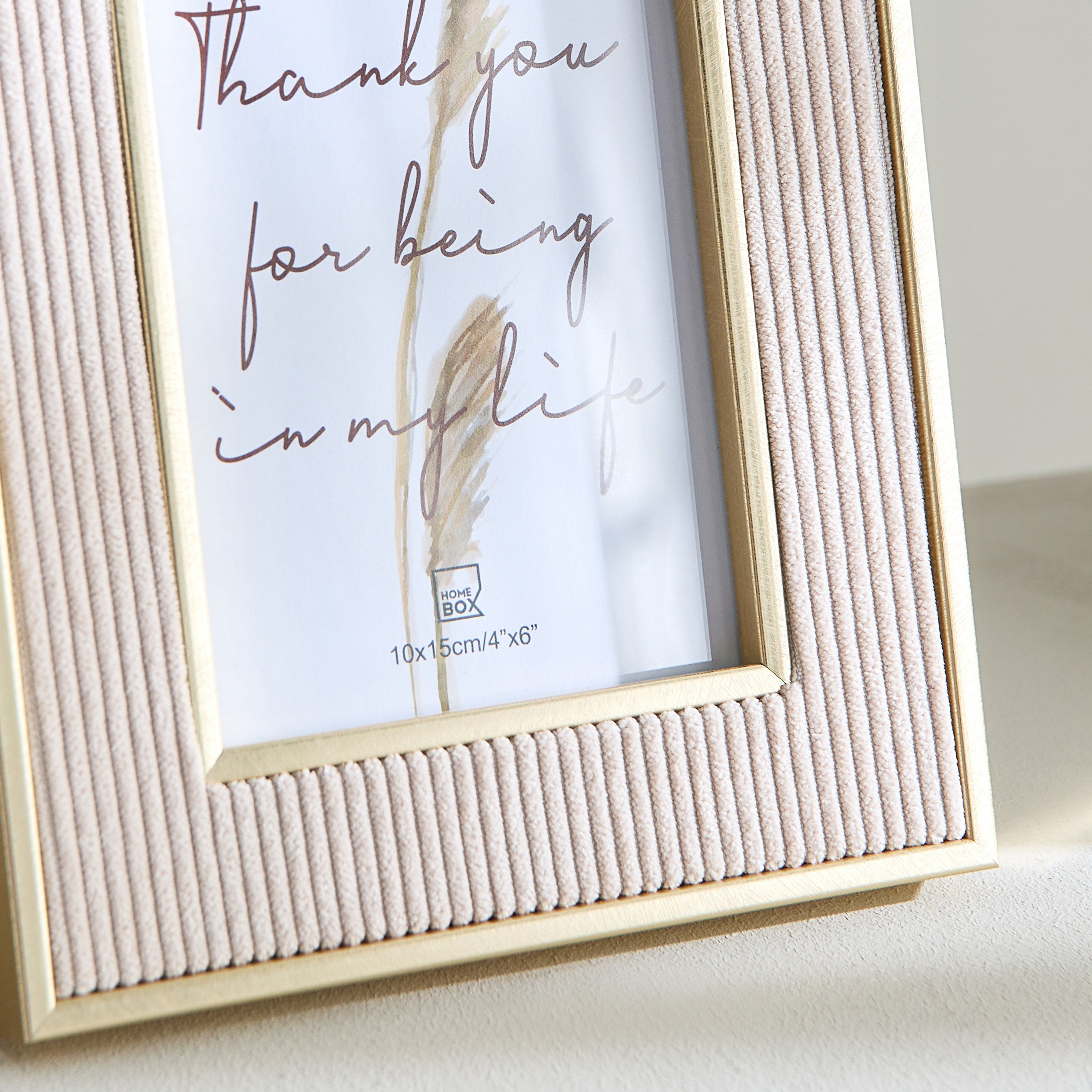 برواز صور مخملي 4x6 بوصة من أتريوم - 16x21x1.7 سم-hbxbedroom-decorandaccessories-photoframes-image-4
