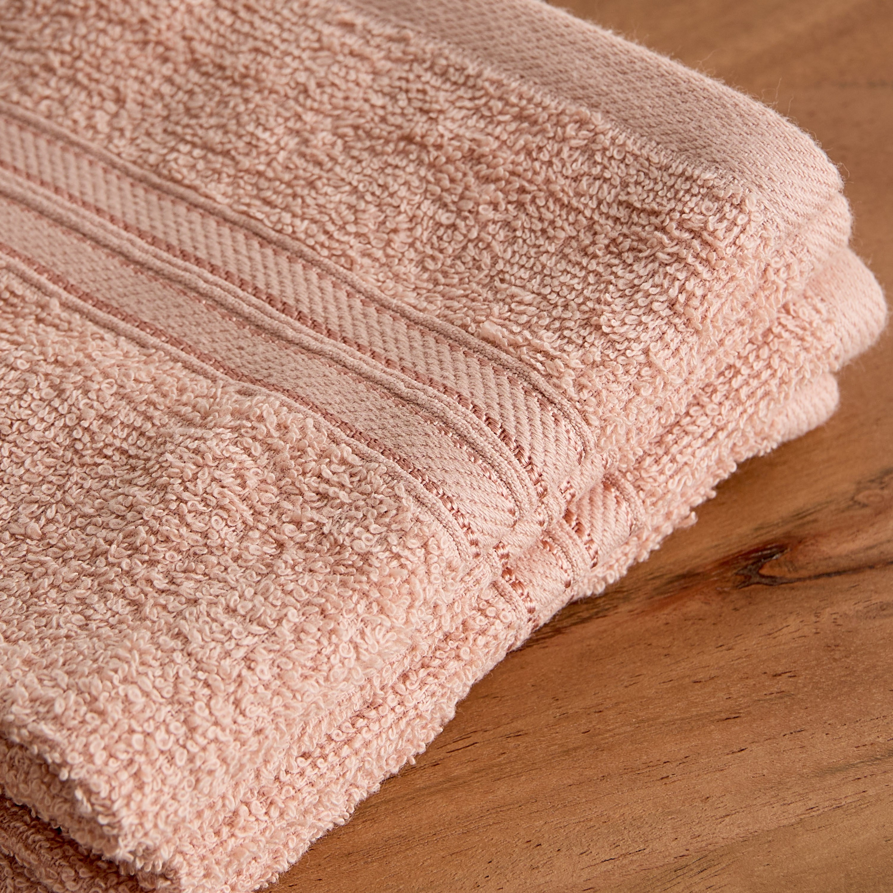 طقم مناشف وجه ممشطة 4 قطع من إسنشيال- 30x30 سم-hbxbathroom-bathroomtextiles-image-2