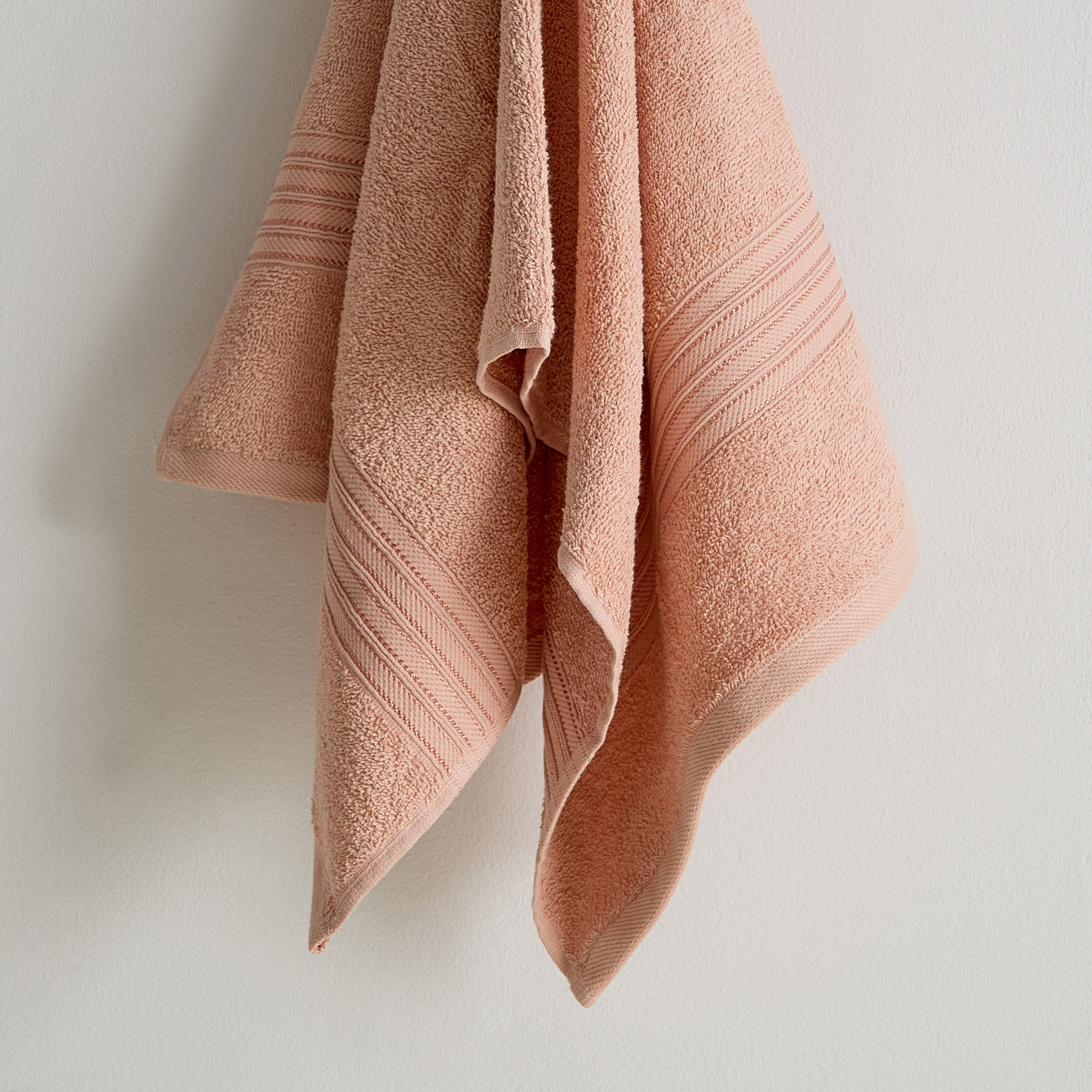 منشفة يد ممشطة من إيسنشيال - 50x90 سم-hbxbathroom-bathroomtextiles-image-3