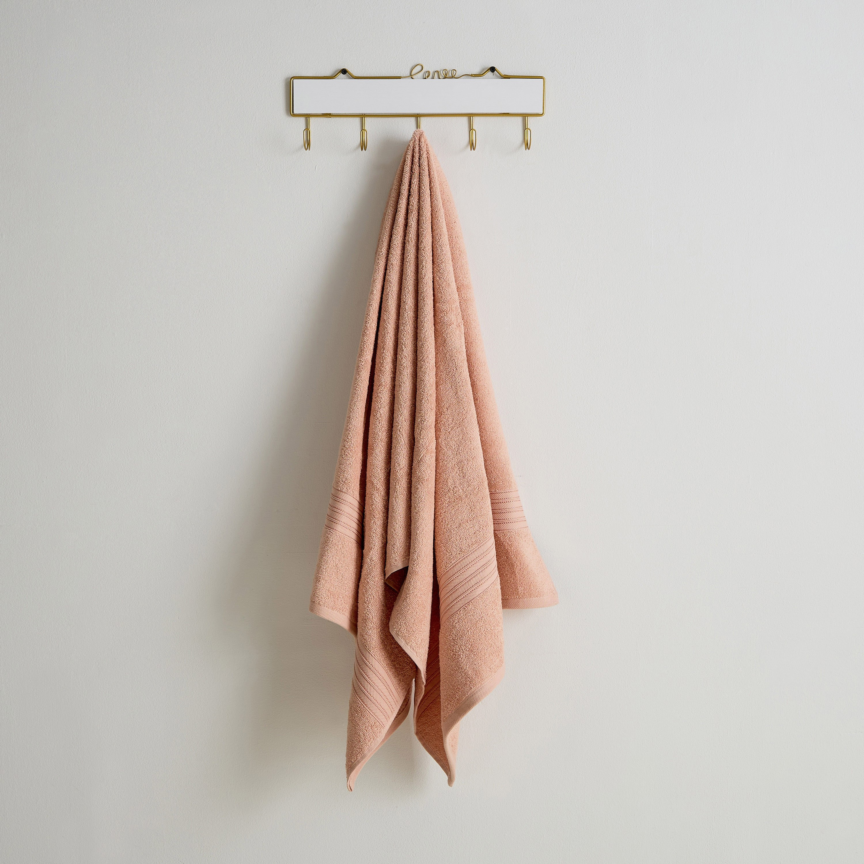منشفة حمام ممشطة من إسينشال - 70x140 سم-hbxbathroom-bathroomtextiles-image-1