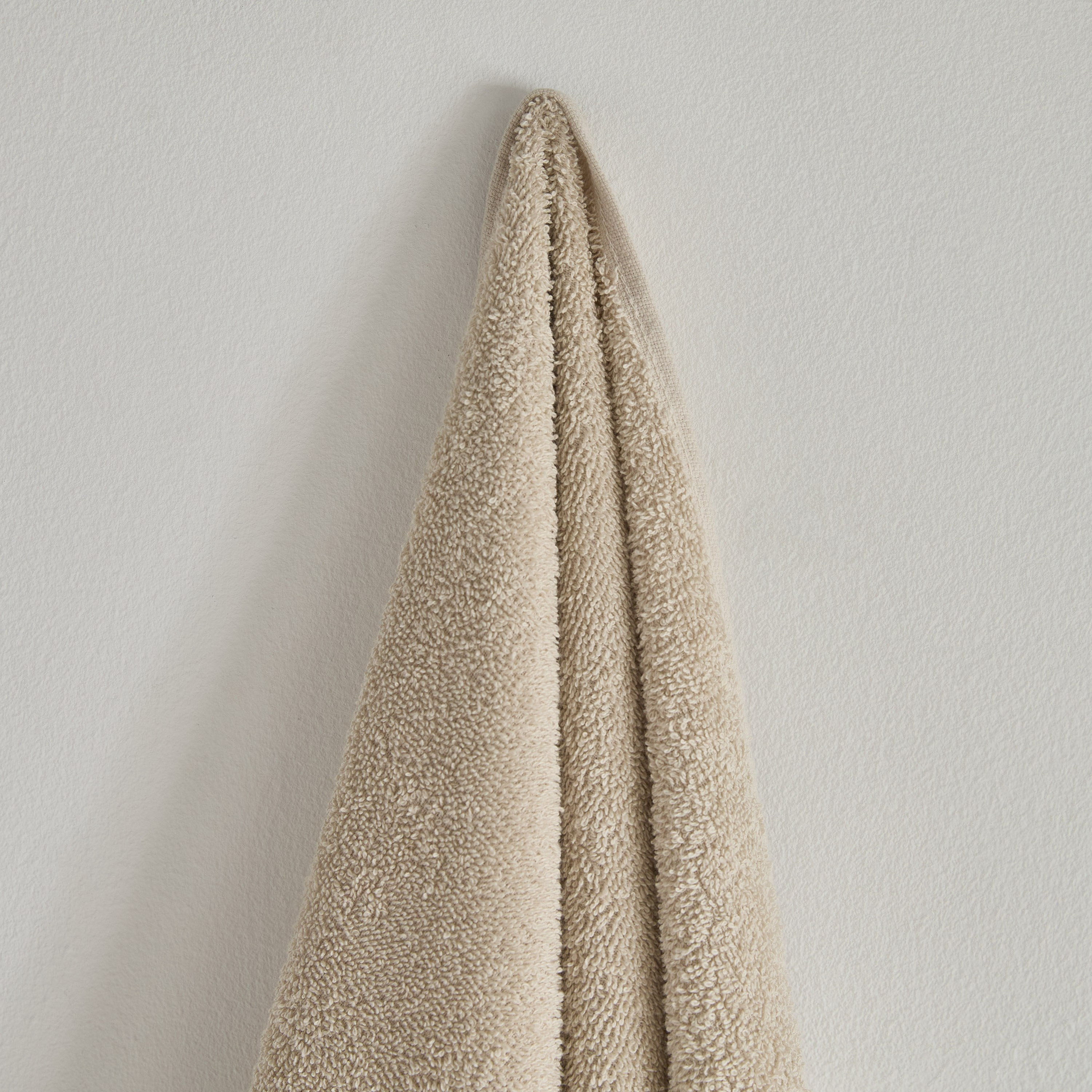 Essential Carded Hand Towel - 50x90 cm-hbxbathroom-bathroomtextiles-image-2