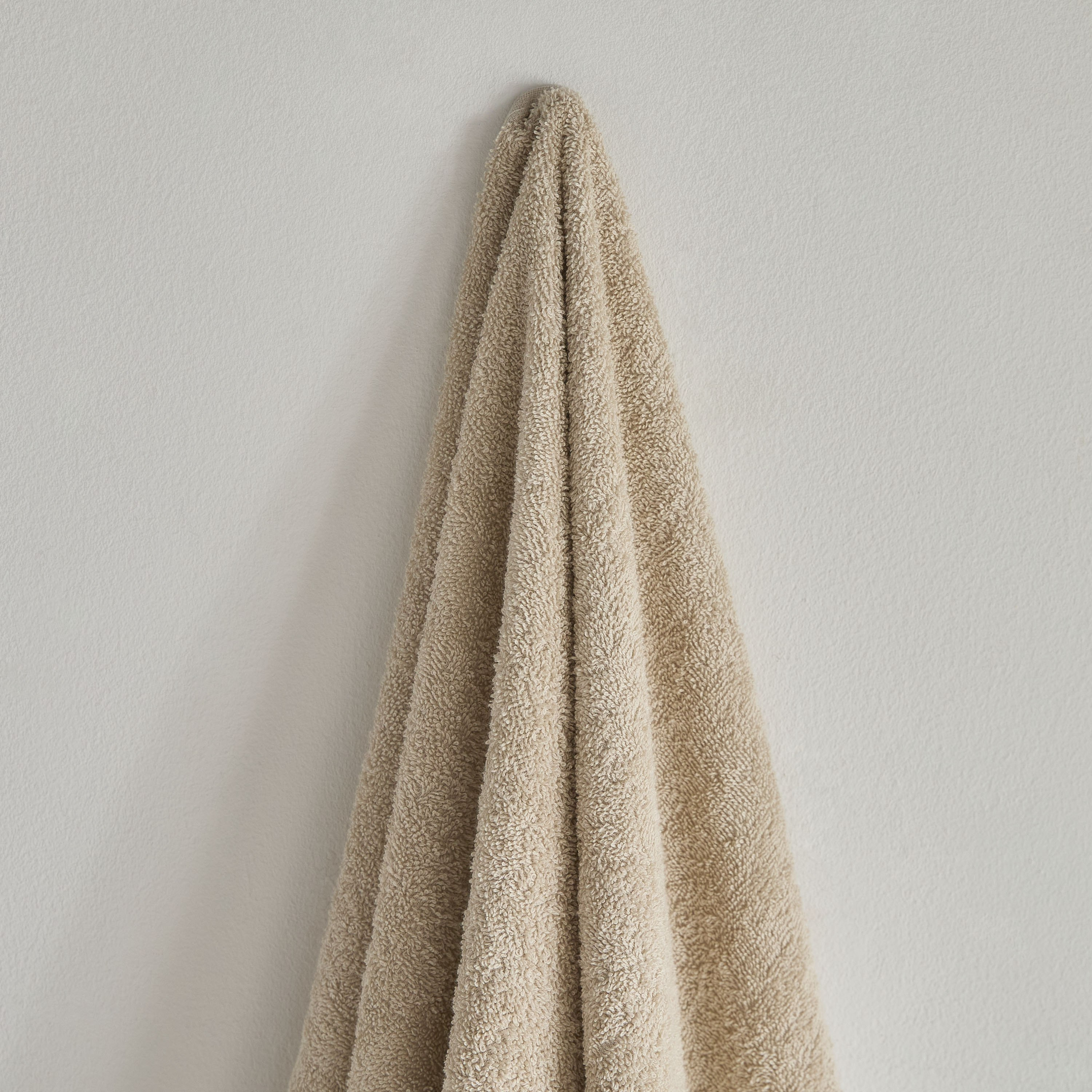 Essential Carded Bath Towel - 70x140 cm-hbxbathroom-bathroomtextiles-image-2