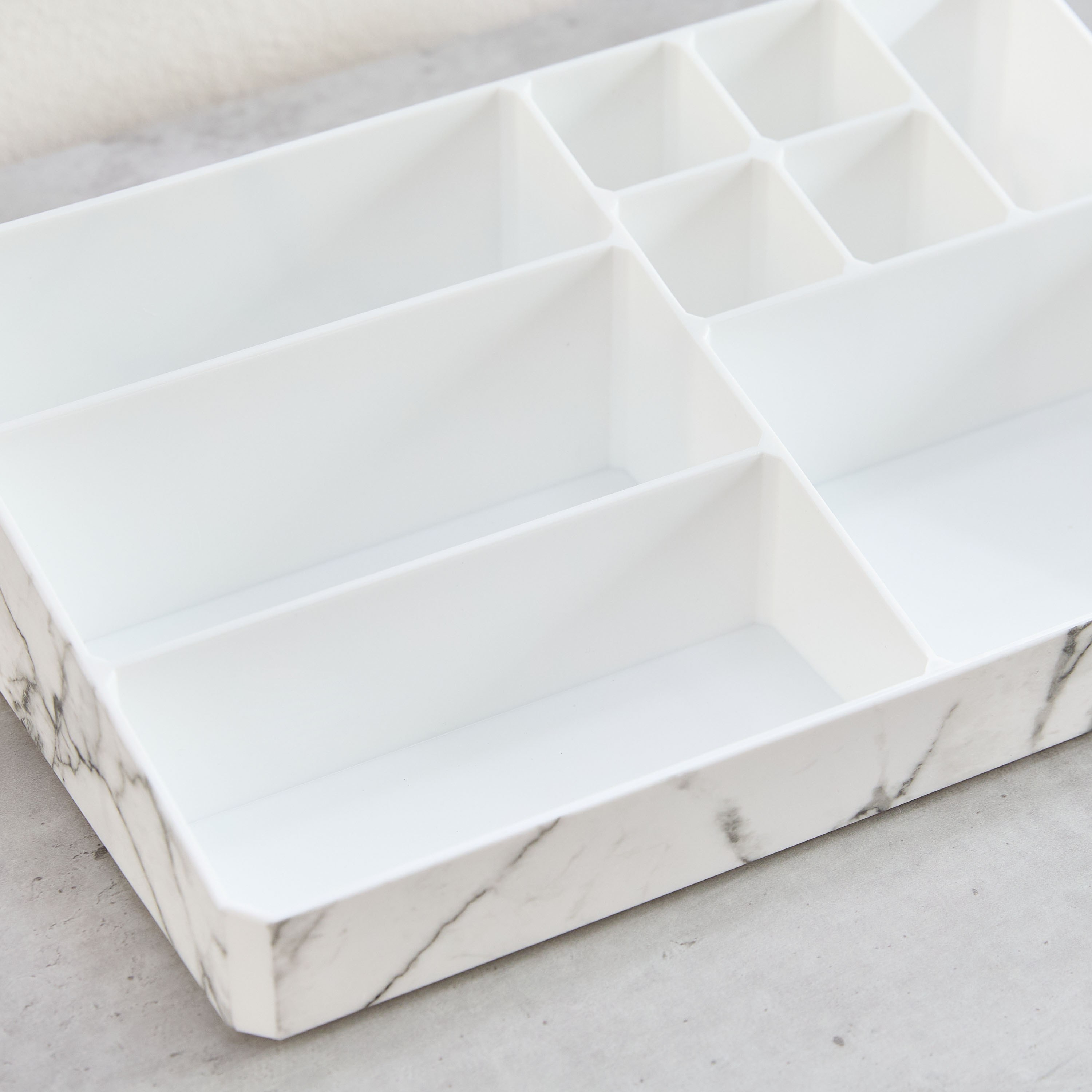 Magnus Makeup Organizer - 31x19x8 cm-hbxbedroom-bedroomaccessories-jewelleryboxesandholders-image-3