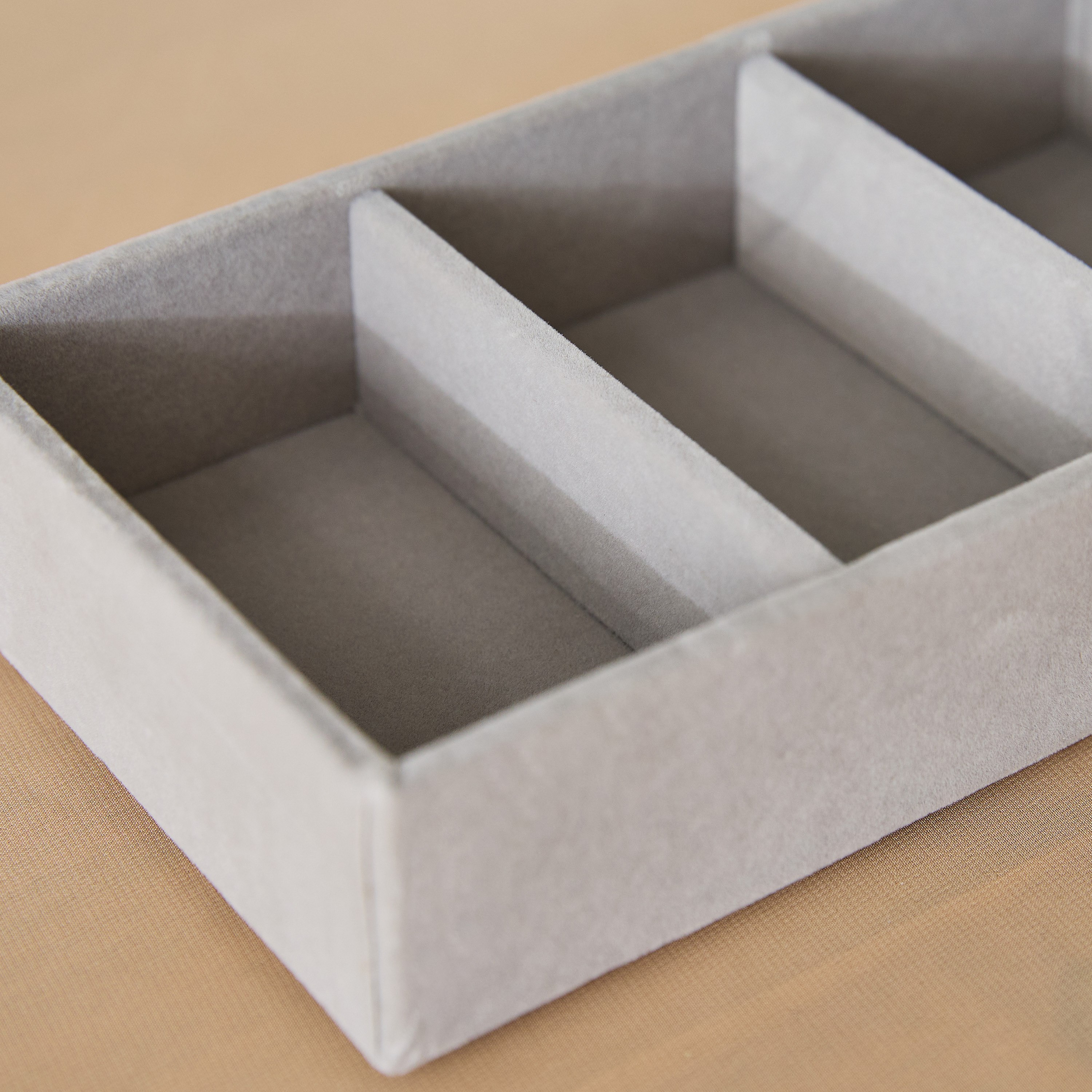 Velour 3-Compartment Jewellery Tray-hbxbedroom-bedroomaccessories-jewelleryboxesandholders-image-3