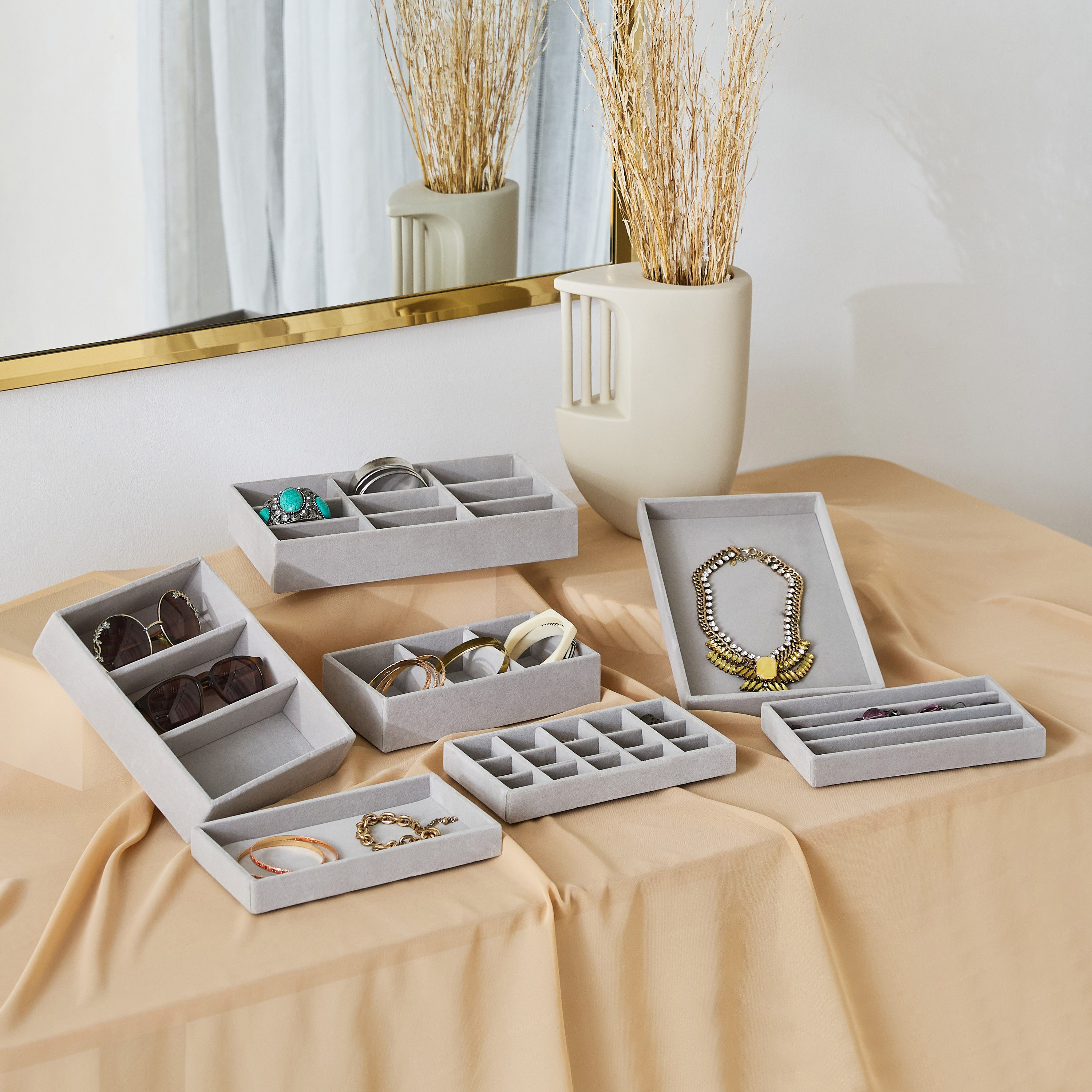 Velour 9-Compartment Jewellery Tray-hbxbedroom-bedroomaccessories-jewelleryboxesandholders-image-4