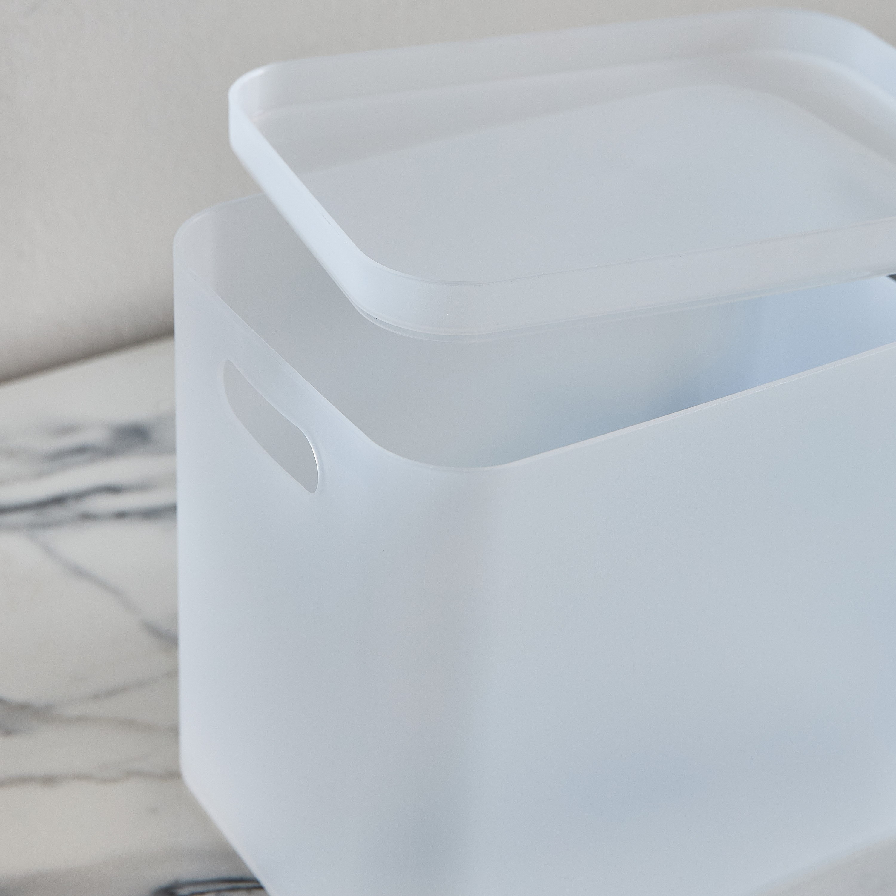 صندوق تخزين قابل للتكديس من ماديسون - 23.5x16.5x22.8 سم-hbxbedroom-bedroomaccessories-bedroomstorage-image-3