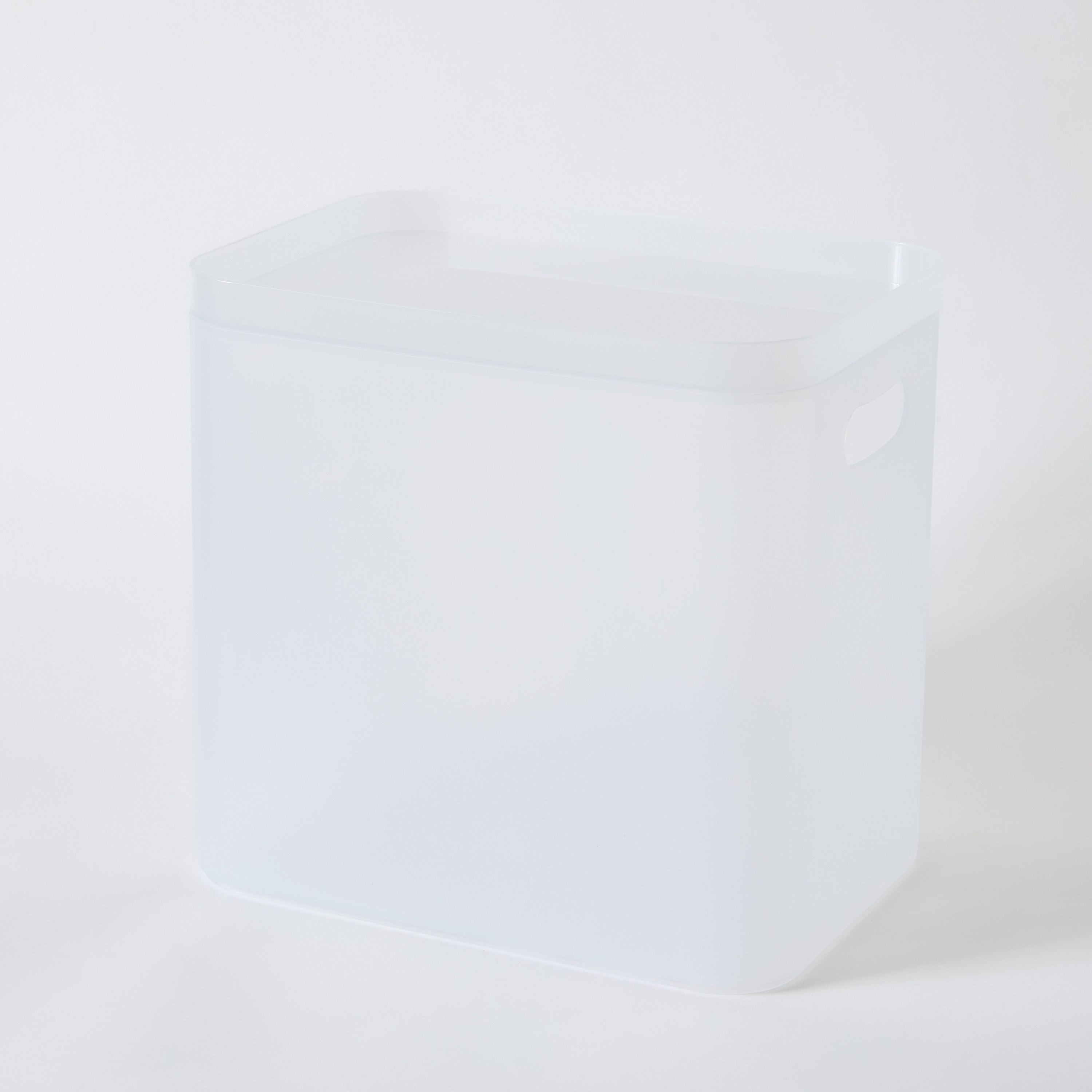صندوق تخزين قابل للتكديس من ماديسون - 23.5x16.5x22.8 سم-hbxbedroom-bedroomaccessories-bedroomstorage-image-5