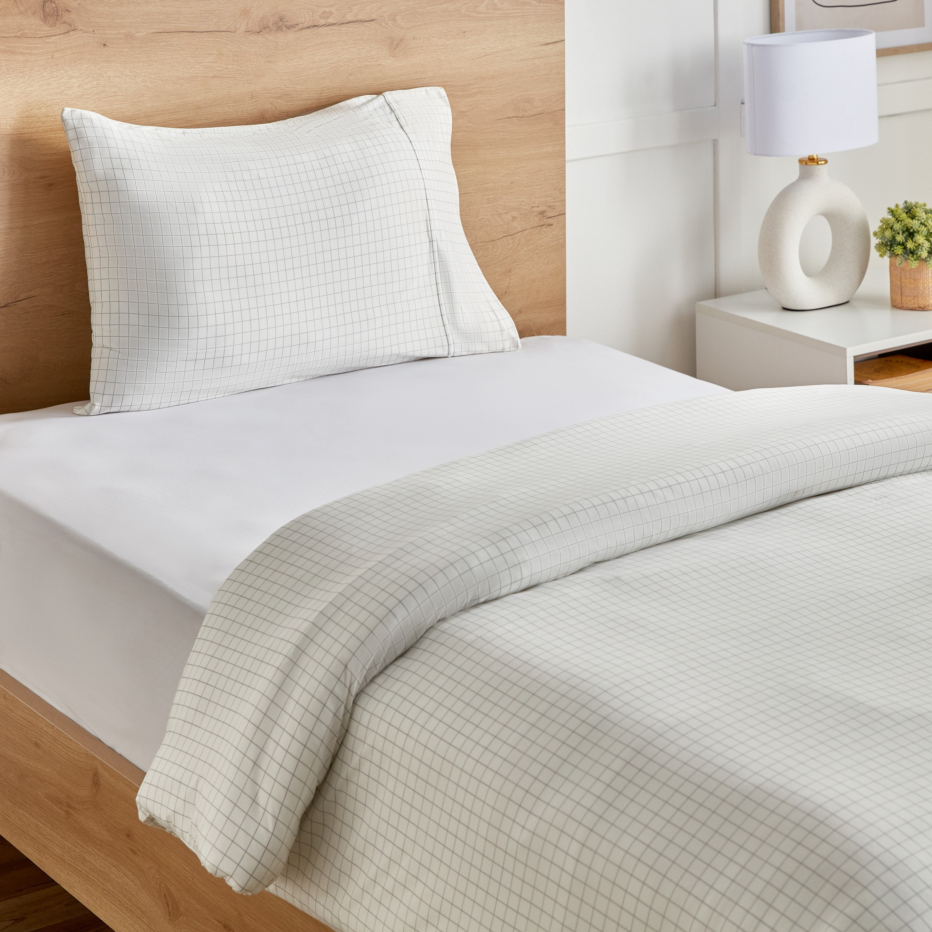 Ferum Stripe 2-Piece Microfiber Single Duvet Quilt Cover Set - 135x200 cm-hbxhomeware-hbxbedroom-image-1