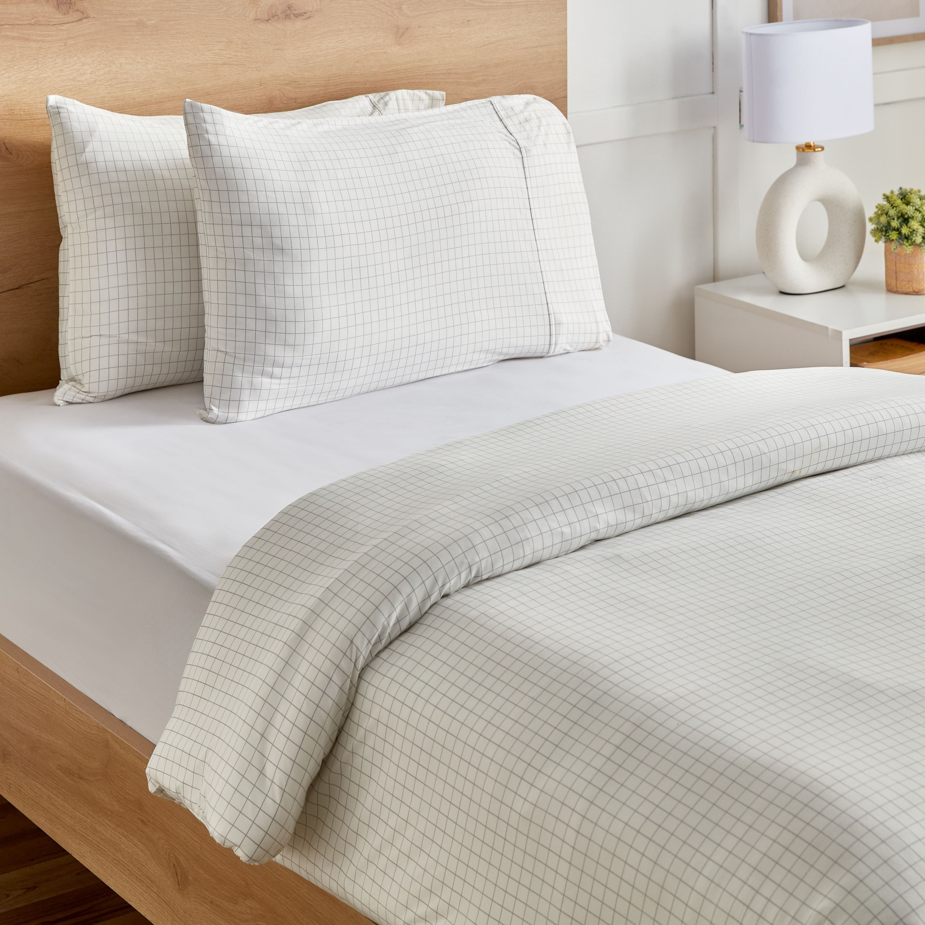 طقم غطاء لحاف توين مبطّن من الألياف الدقيقة مخطّط 3 قطع من فيروم - 150x220 سم-hbxhomeware-hbxbedroom-image-1
