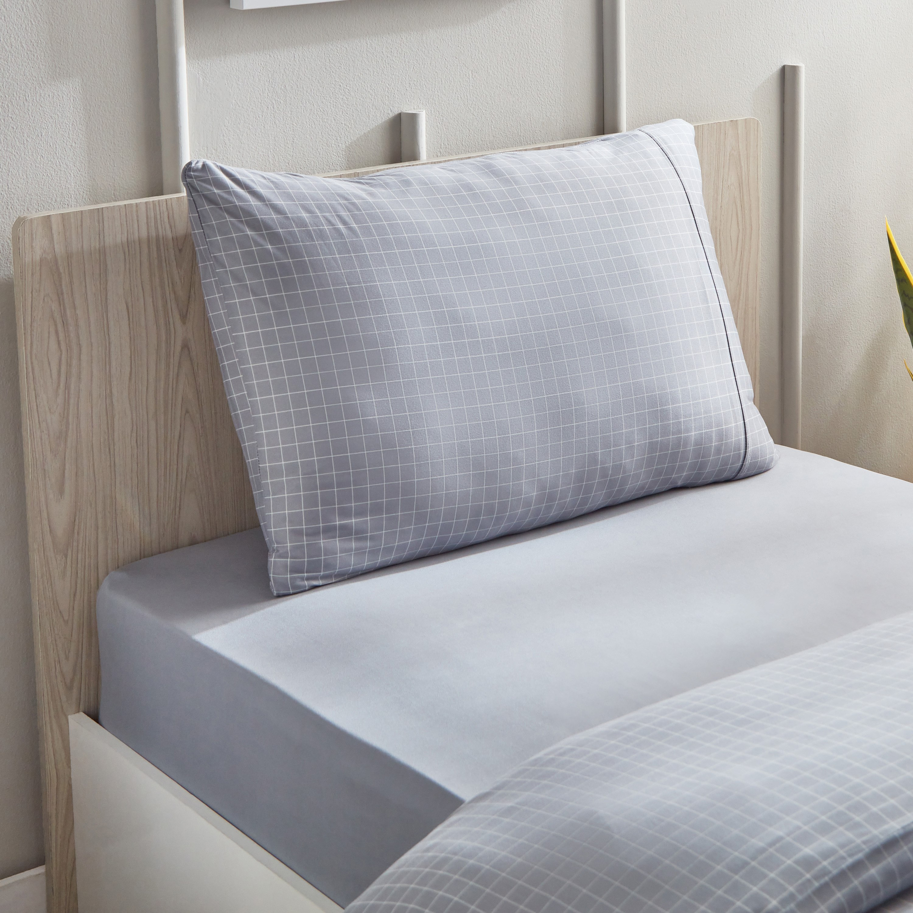 Ferum Stripe 2-Piece Microfiber Single Duvet Quilt Cover Set - 135x200 cm-hbxhomeware-hbxbedroom-image-1