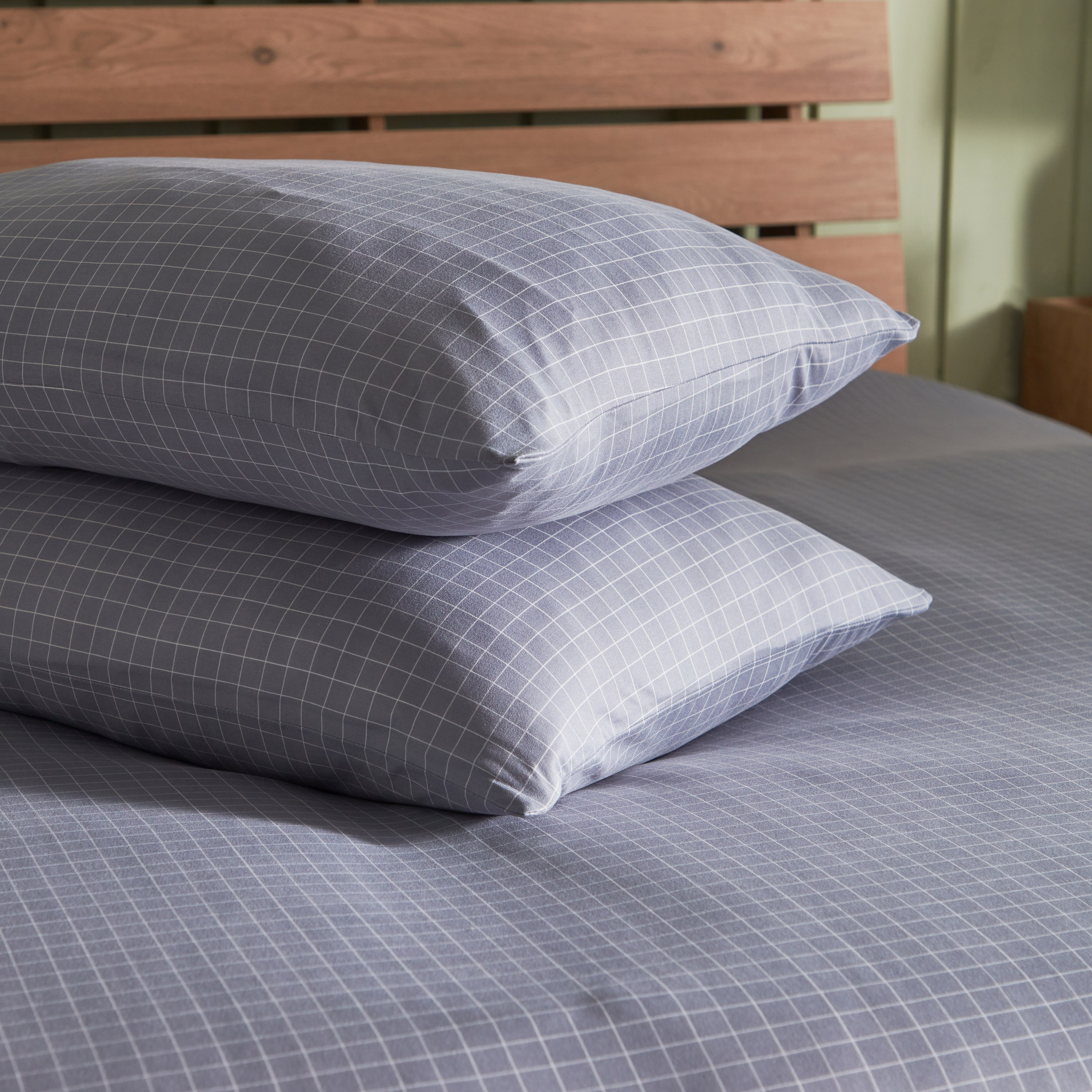 Ferum 3-Piece Striped Microfibre Twin Duvet and Quilt Cover Set - 150x220 cm-hbxhomeware-hbxbedroom-image-6
