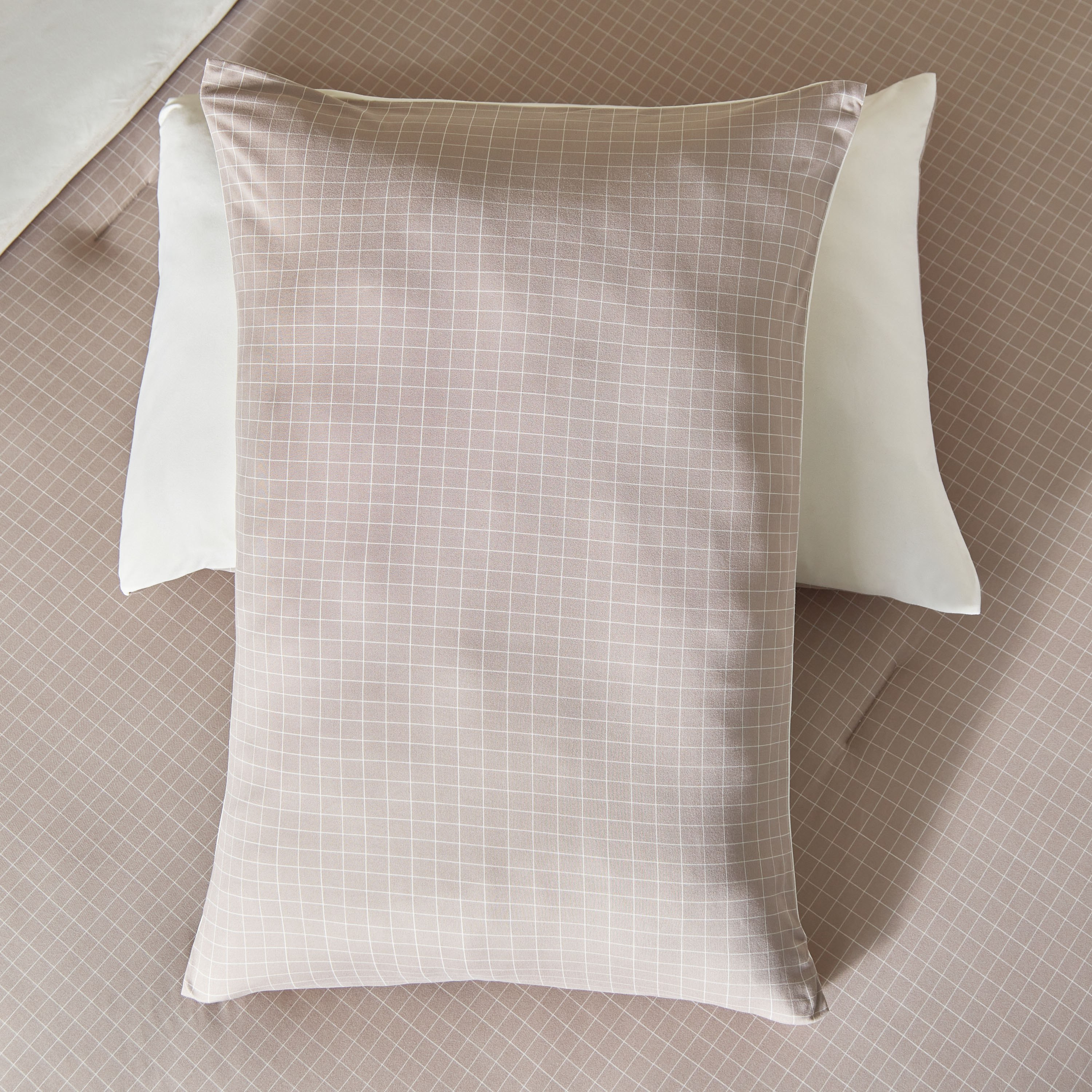 طقم لحاف كينج مخطّط جيرسي من الألياف الدقيقة 3 قطع من فيروم- 220x240 سم-hbxhomeware-hbxbedroom-image-7
