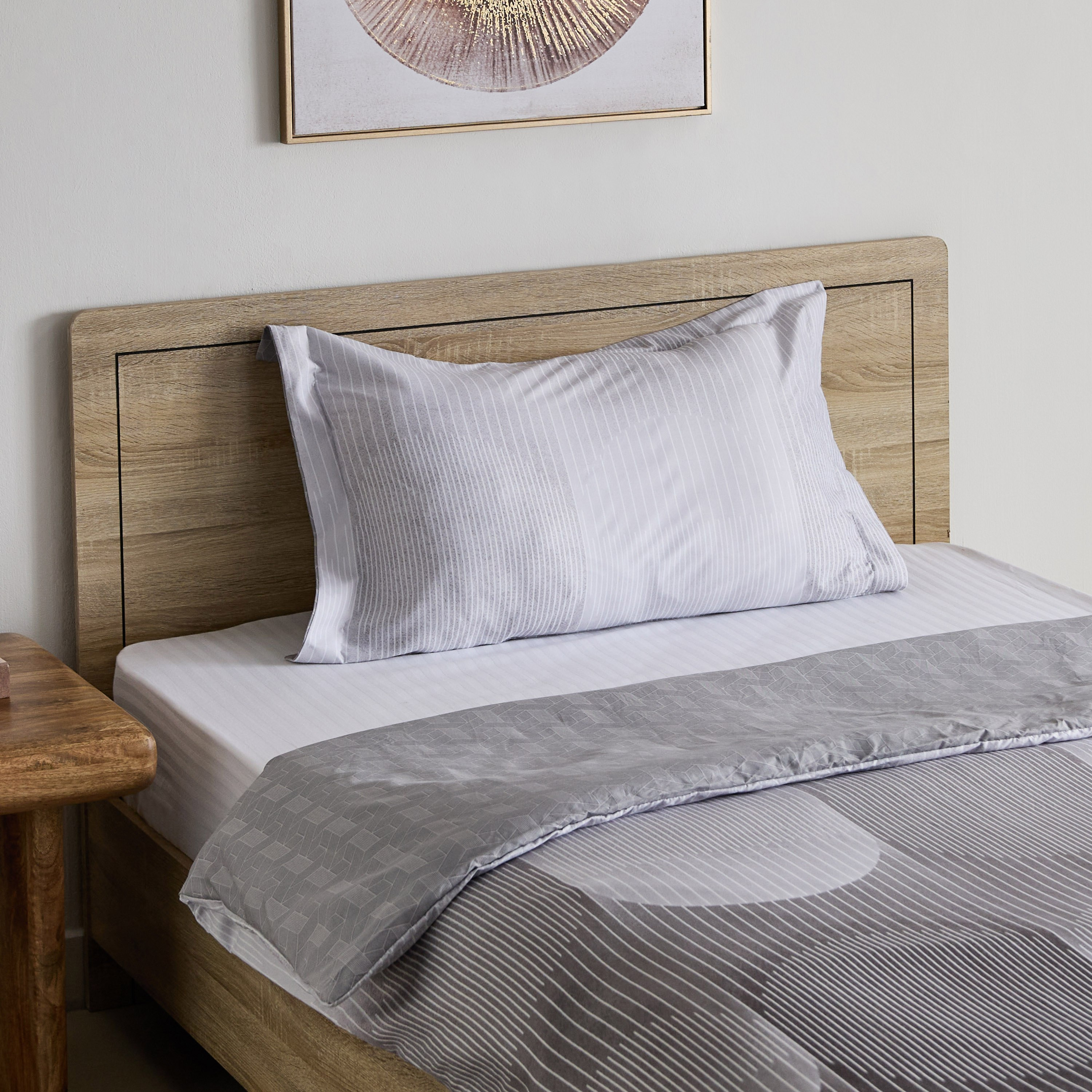 طقم غطاء لحاف فردي من الألياف الدقيقة قطعتين بطبعات آنيا من ميا- 135x200 سم-hbxhomeware-hbxbedroom-image-1