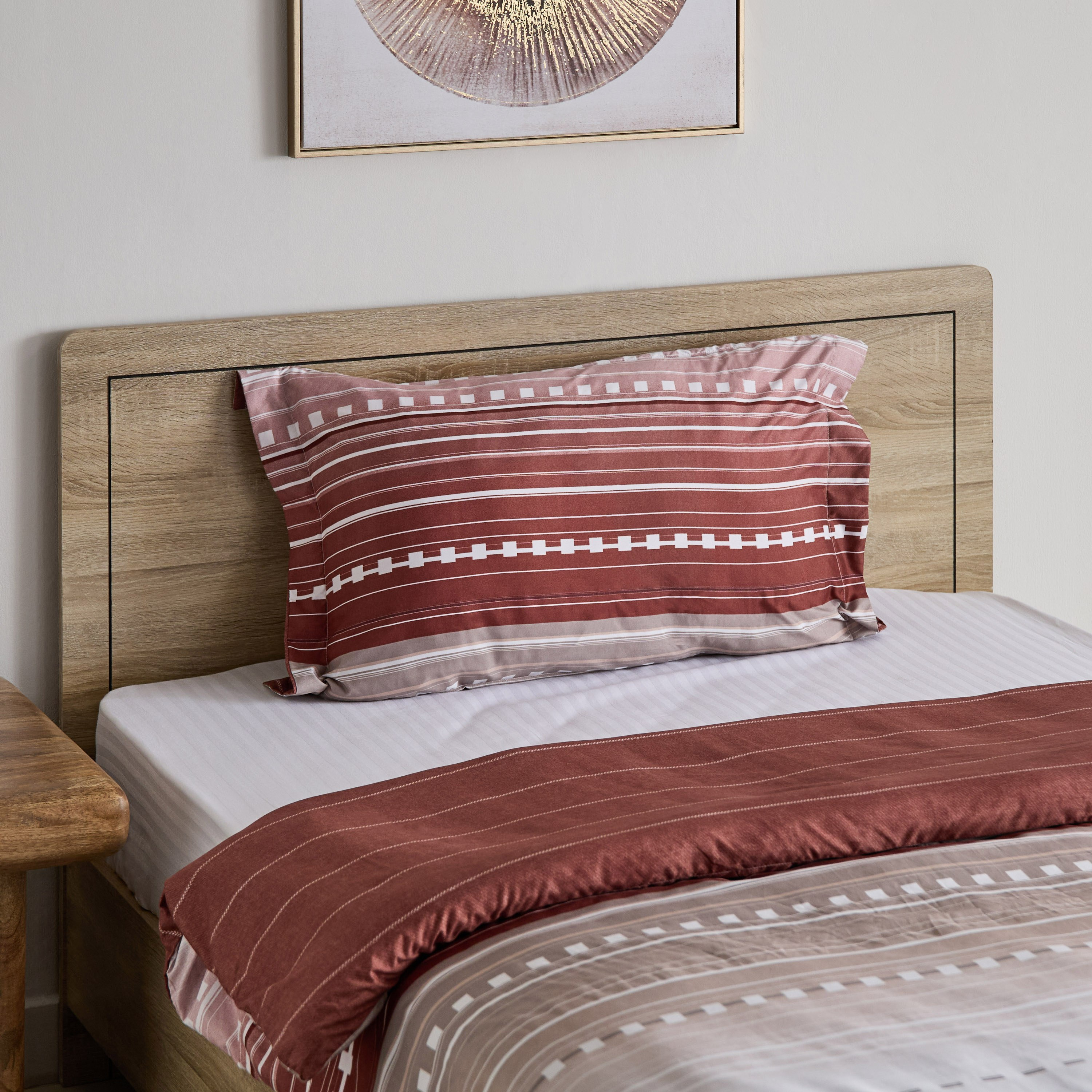 طقم غطاء لحاف فردي من الألياف الدقيقة قطعتين صوفيا من ميا - 135x200 سم-hbxhomeware-hbxbedroom-image-1