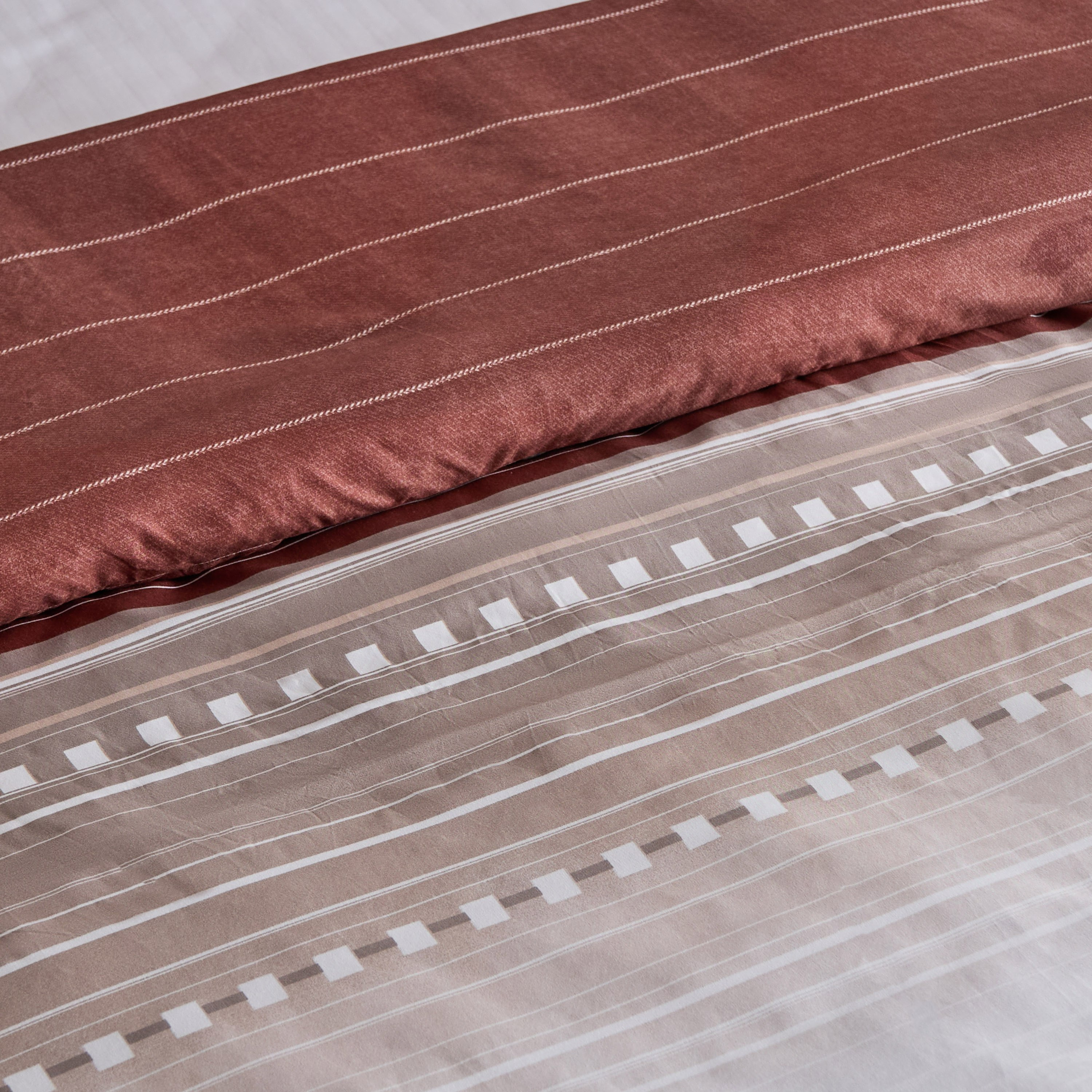 طقم غطاء لحاف فردي من الألياف الدقيقة قطعتين صوفيا من ميا - 135x200 سم-hbxhomeware-hbxbedroom-image-5