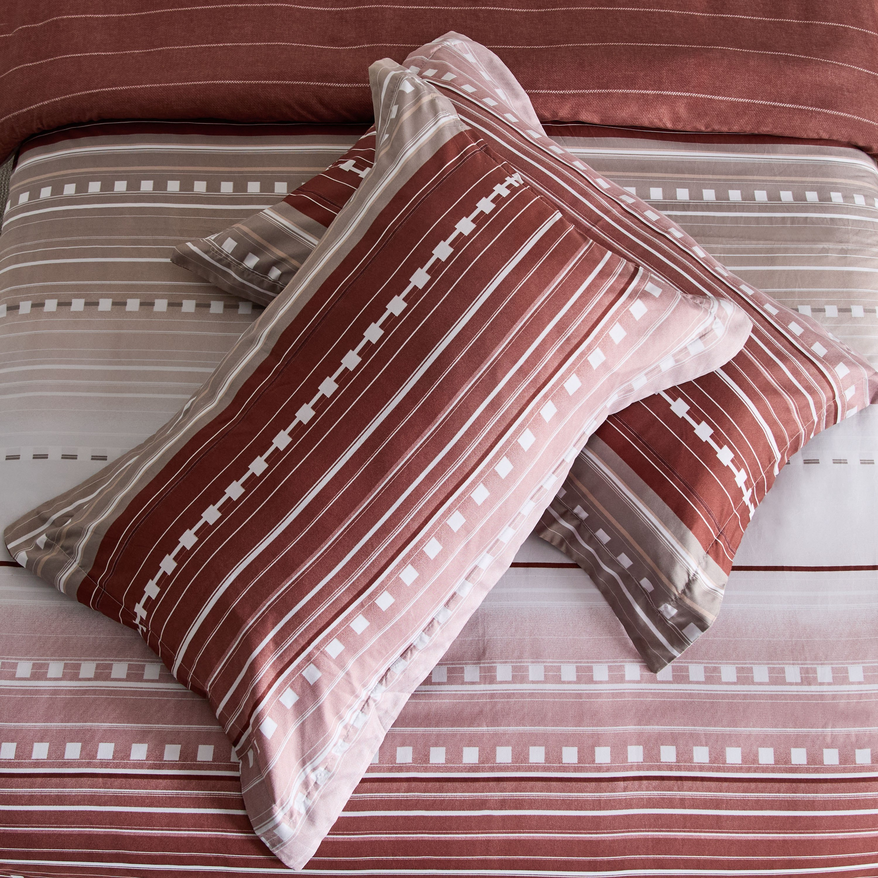 Mia Sofia 3-Piece Printed Microfibre Twin Duvet Cover Set - 150x220 cm-hbxhomeware-hbxbedroom-image-6