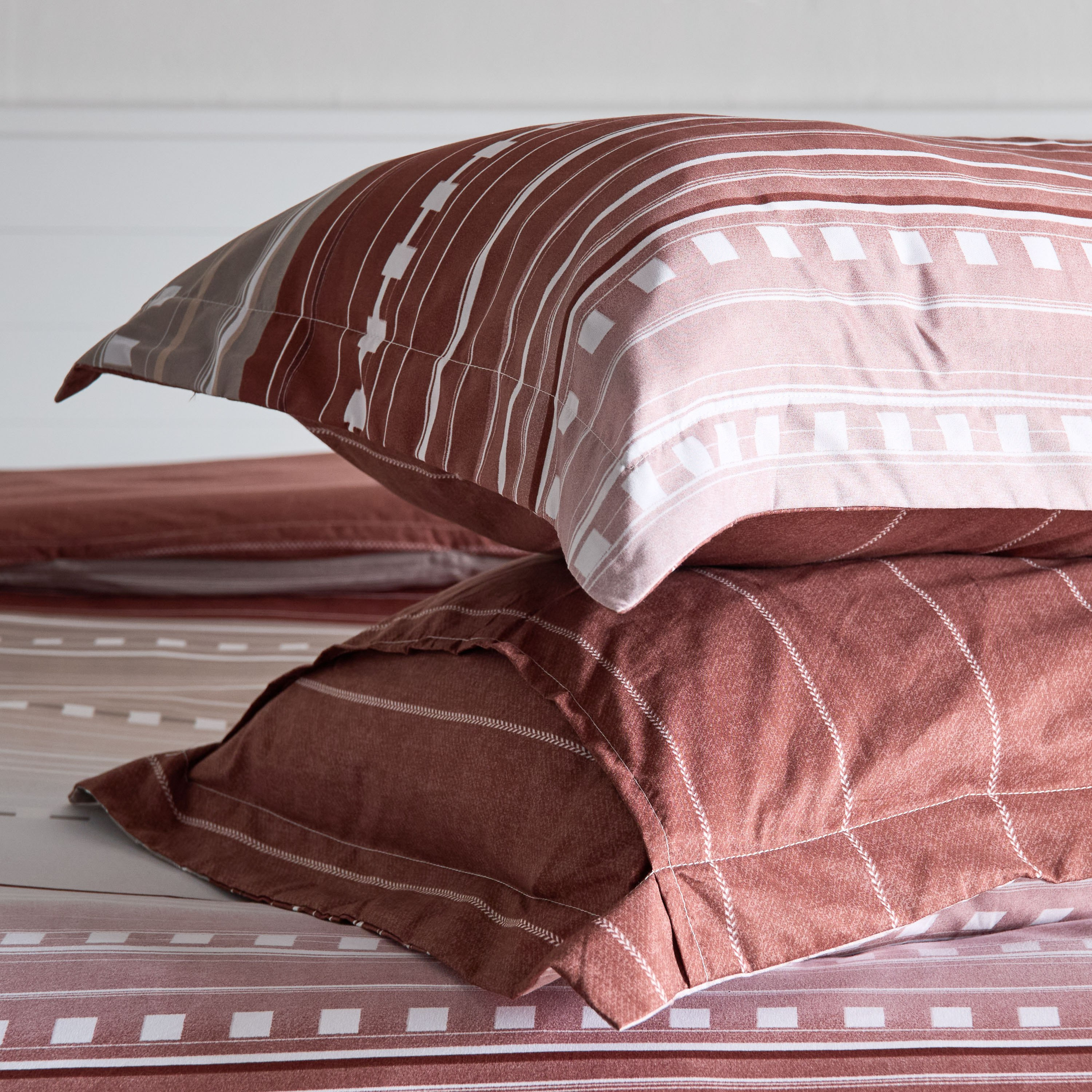 Mia Sofia 3-Piece Printed Microfiber Super King Duvet Cover Set - 220x240 cm-hbxhomeware-hbxbedroom-image-8