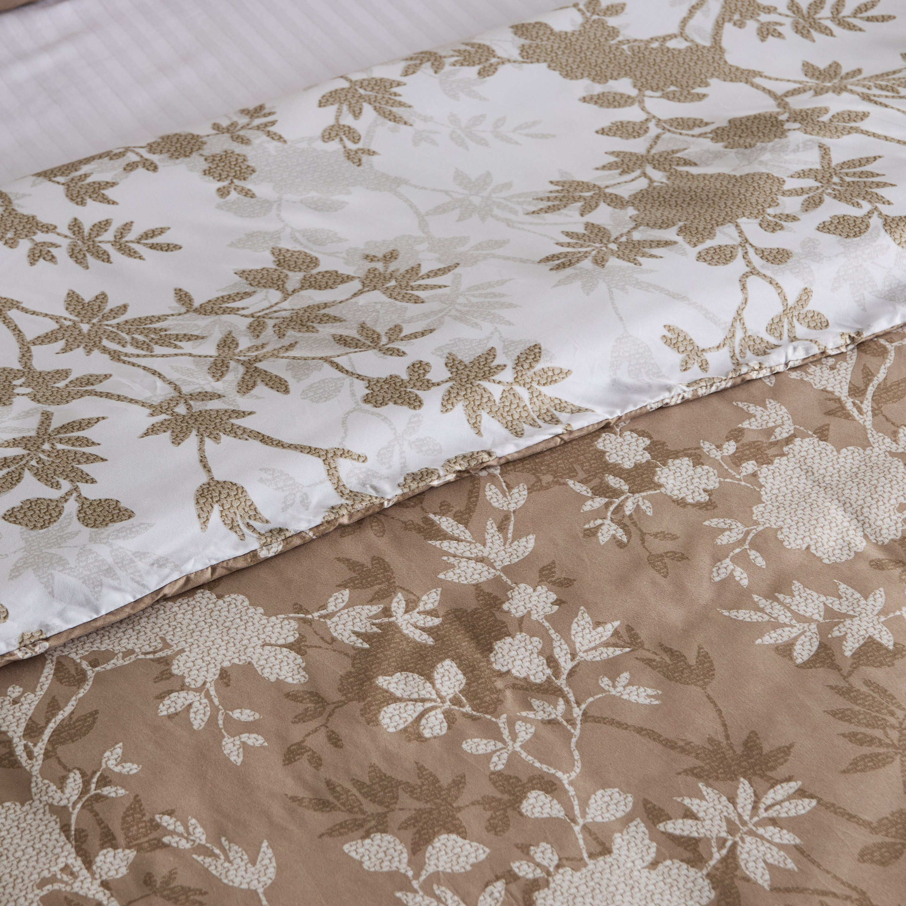 طقم غطاء لحاف توين من الألياف الدقيقة 3 قطع إليجا من ميا - 150x220 سم-hbxhomeware-hbxbedroom-image-5