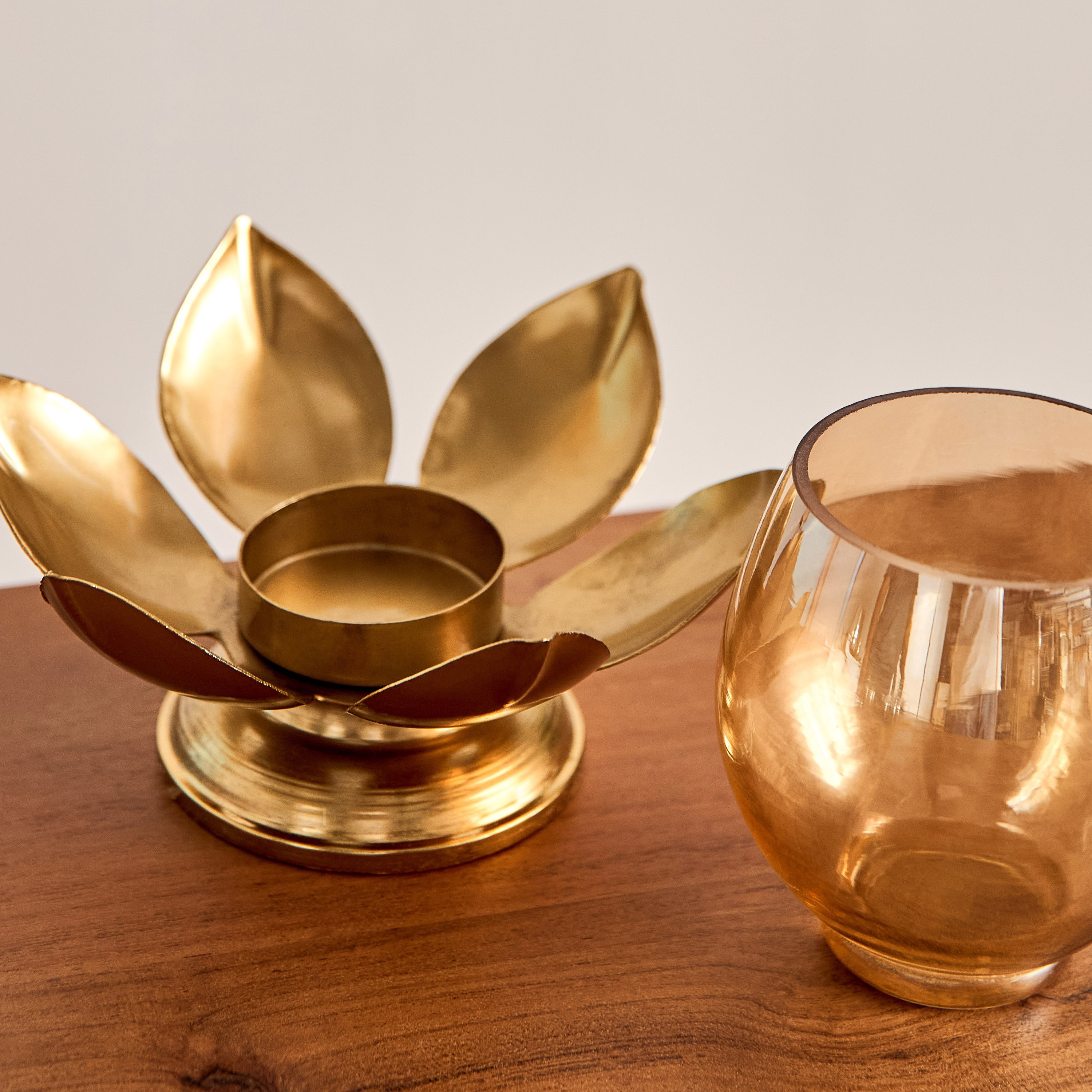 حامل شموع صغيرة لوتس مع حامل فوتيف زجاج من بيما - 18x18x12 سم-hbxlivingroom-decorandaccessories-candleholders-image-3