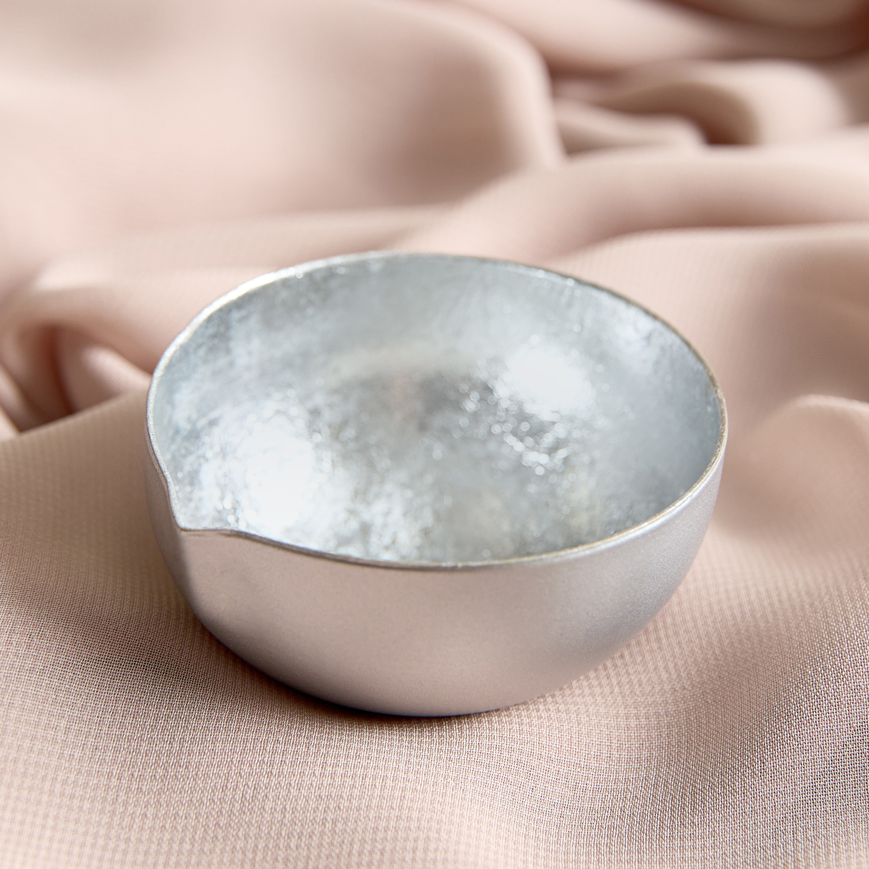 Neom 1-Tip Foiled Metal Diya - 5.5x5.5x3 cm-hbxlivingroom-decorandaccessories-candleholders-image-1