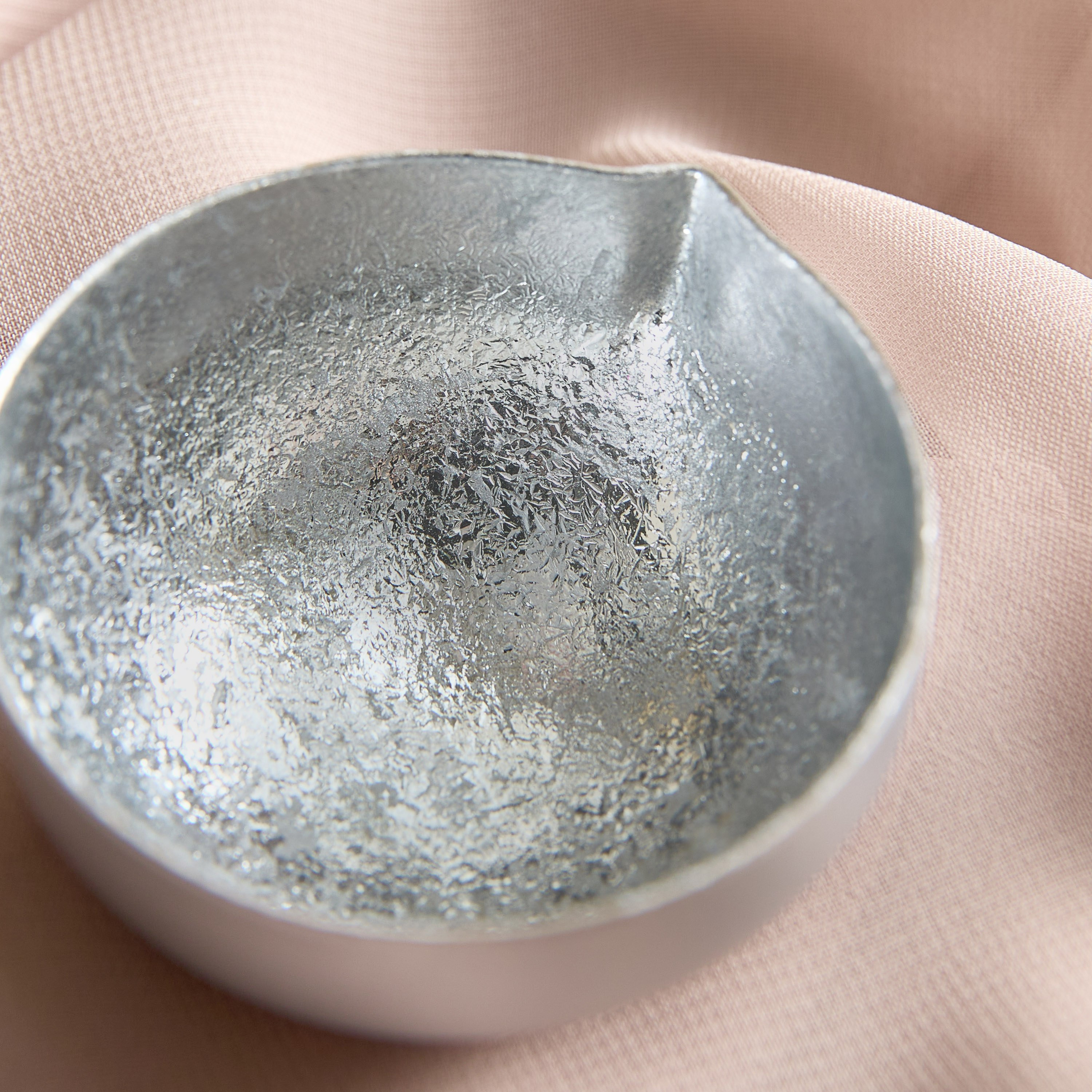 Neom 1-Tip Foiled Metal Diya - 5.5x5.5x3 cm-hbxlivingroom-decorandaccessories-candleholders-image-4