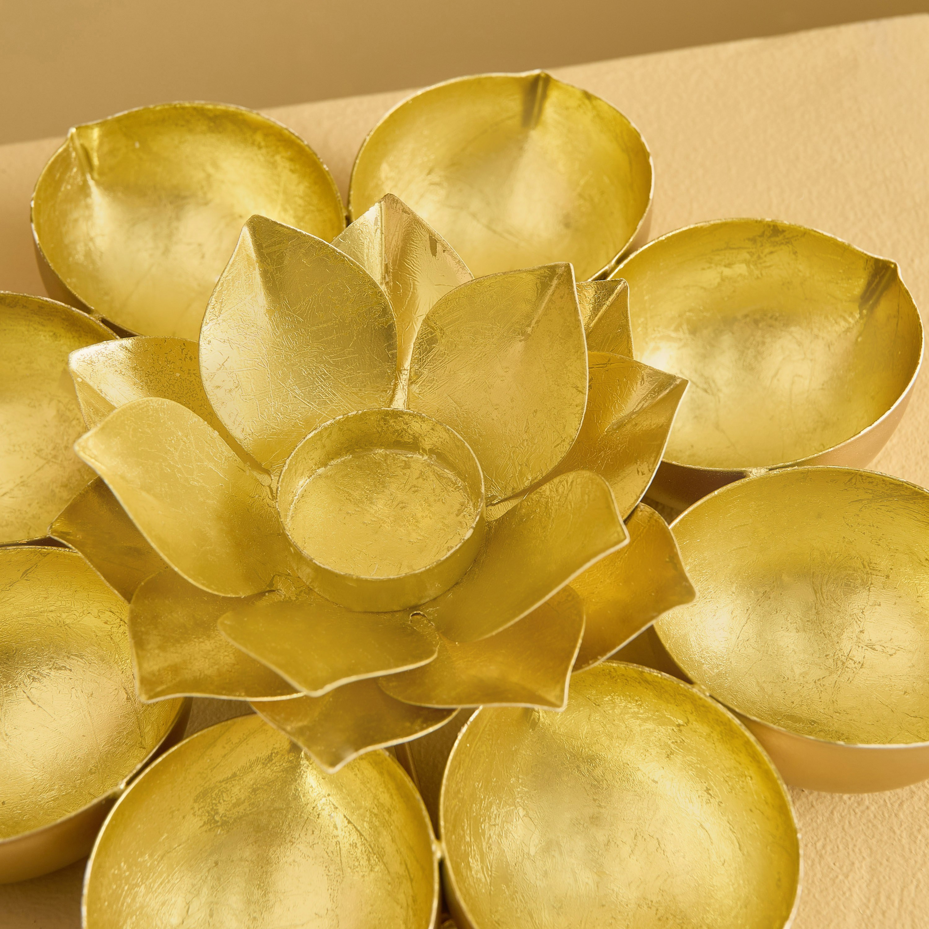 زينة حائط معدن ضياء من نيوم- 27×27×6 سم-hbxhomeware-homedecor-figurinesandornaments-image-4