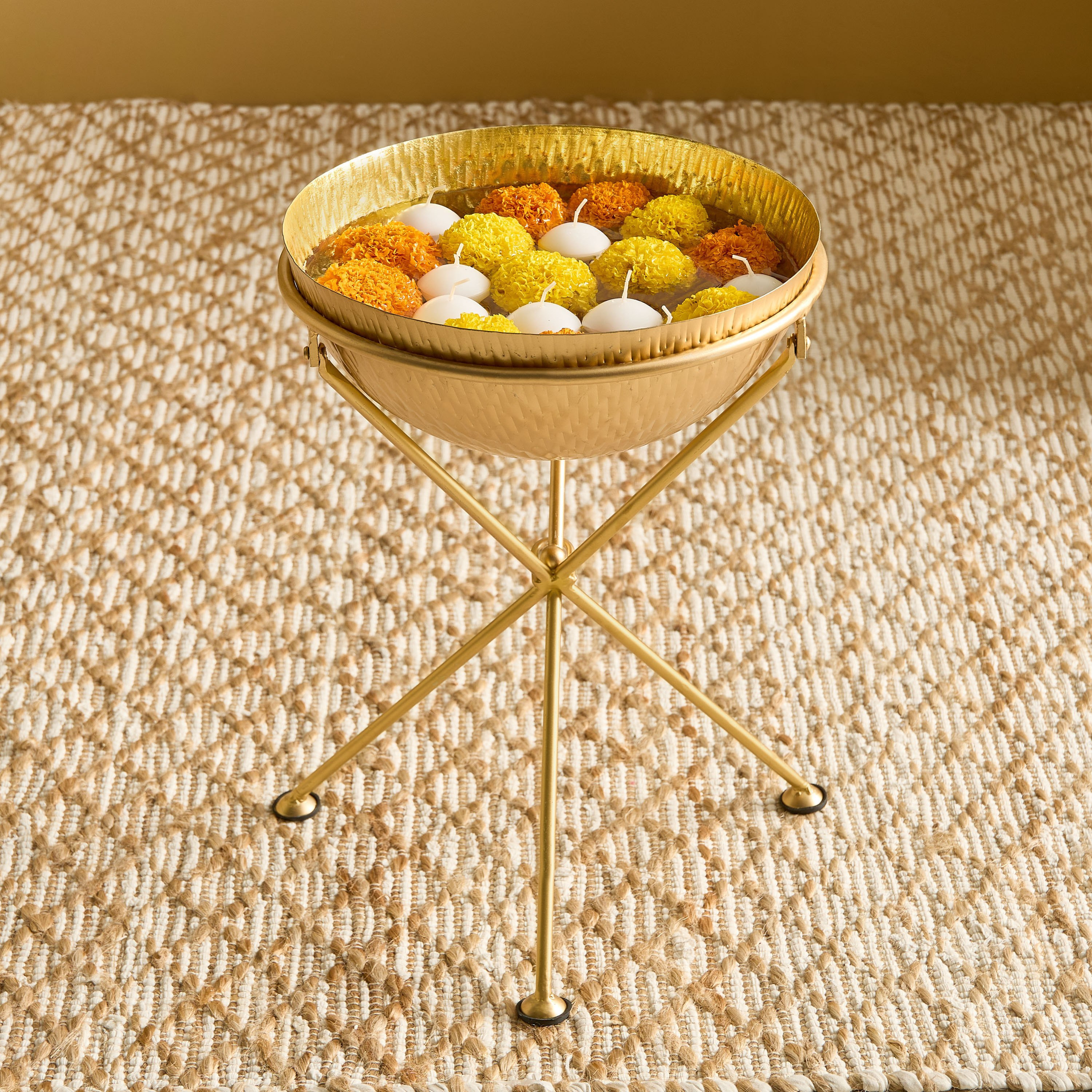 صينية أورلي معدنية مع حامل من نيوم - 31×31×45 سم-hbxhomeware-hbxdecorandfurnishings-image-2