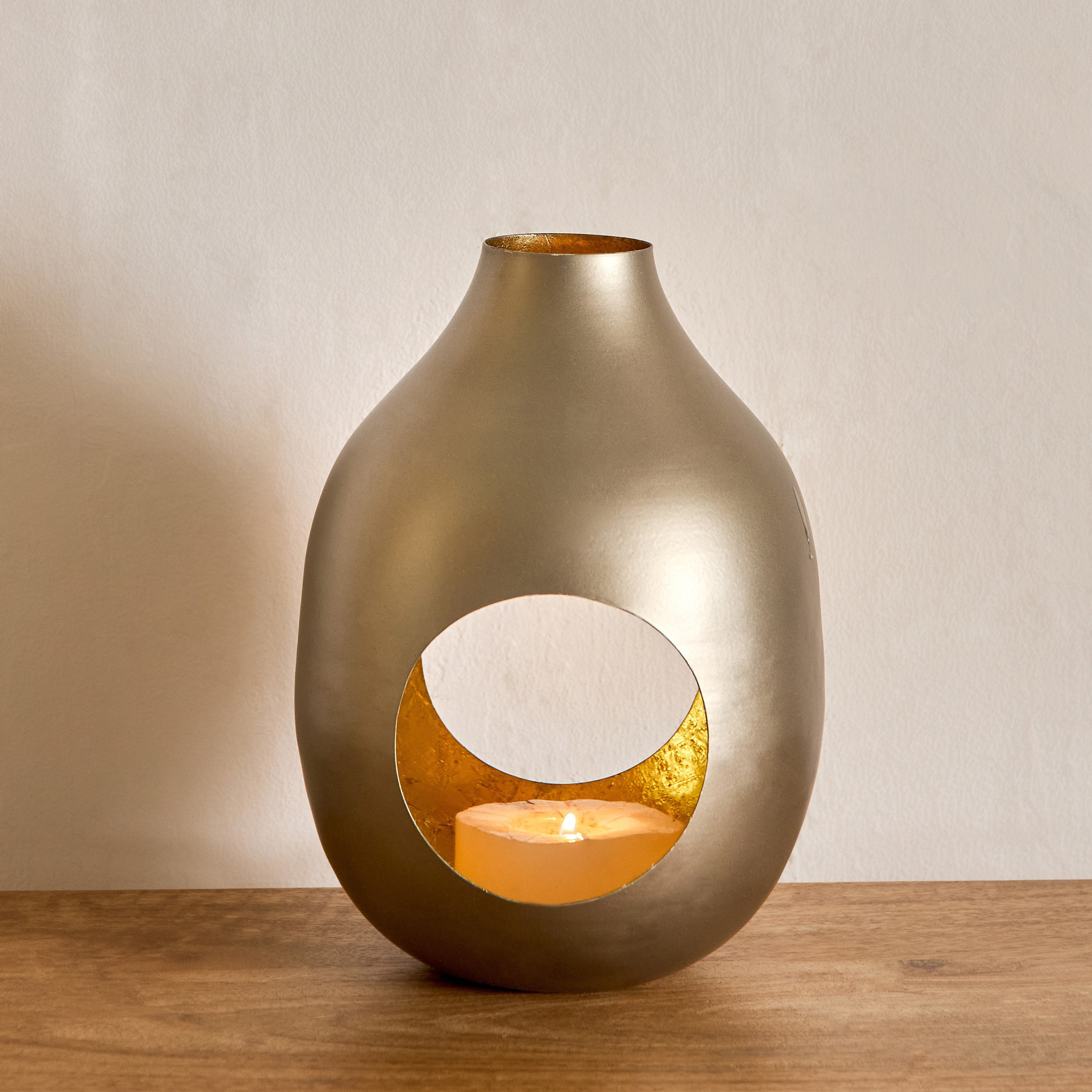 حامل شموع عمودية معدن من إيبينا - 27x27x20 سم-hbxlivingroom-decorandaccessories-candleholders-image-1