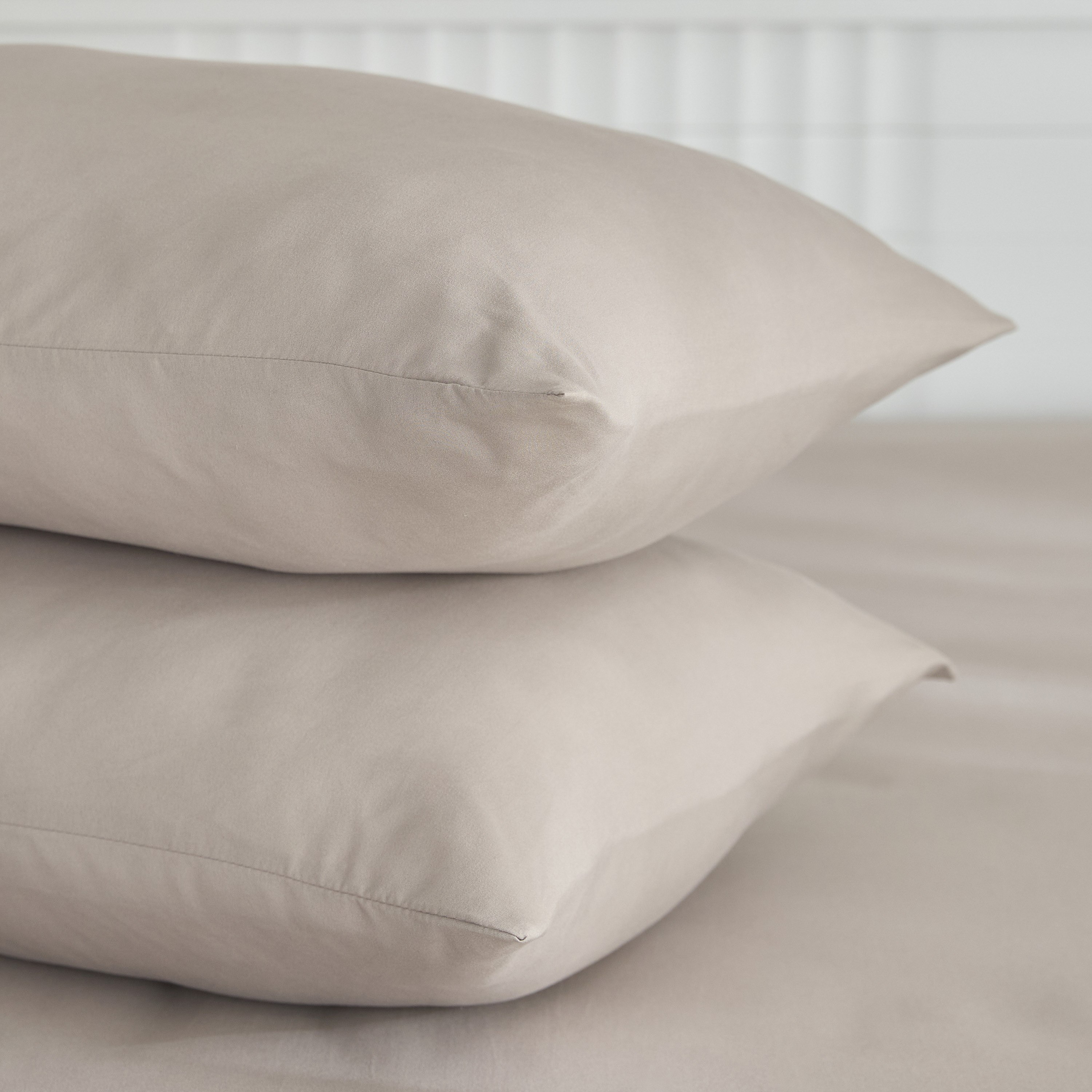 Derby 2-Piece Solid Microfiber Pillowcase Set - 45x70 cm-hbxhomeware-hbxbedroom-image-5