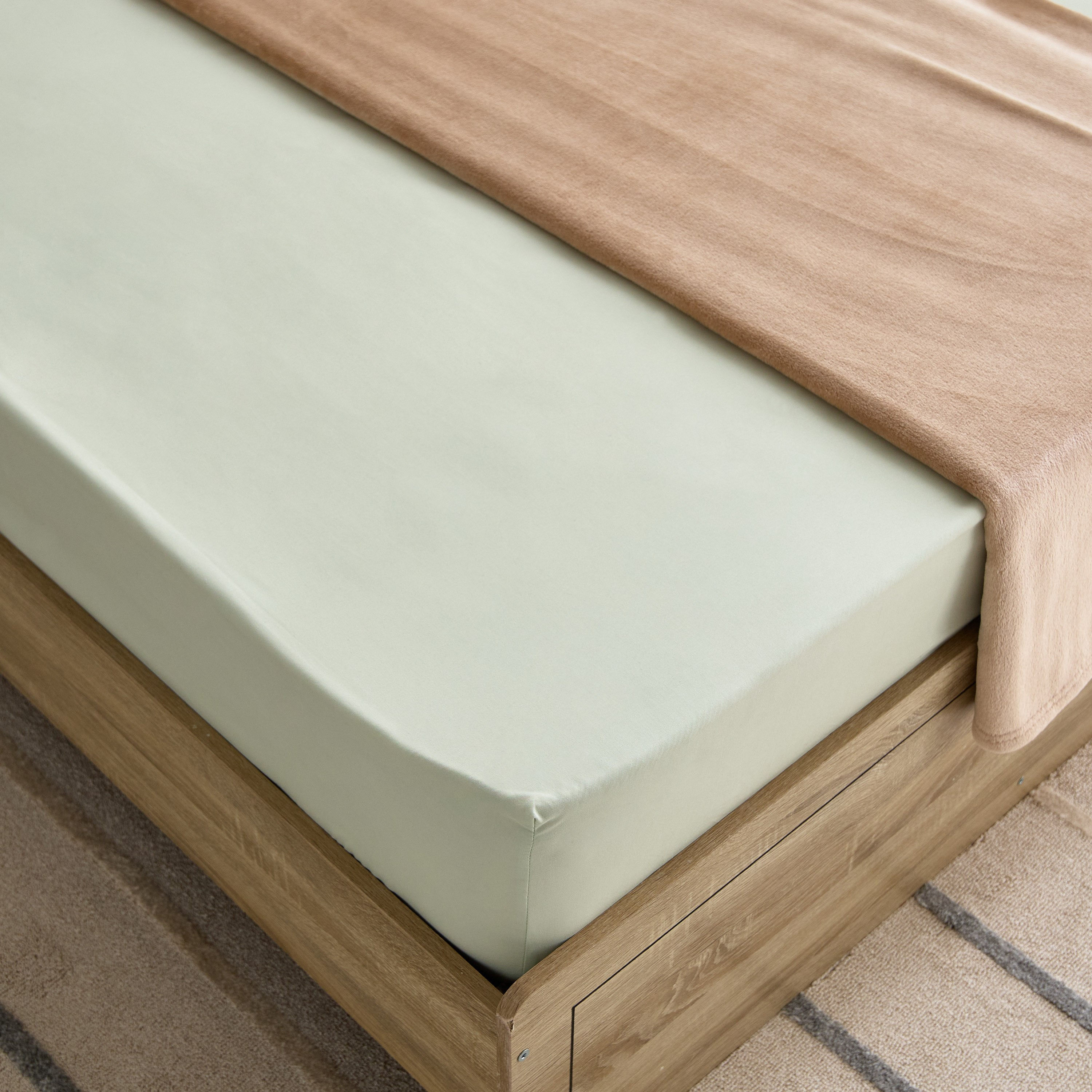 Derby Solid Microfiber Double Fitted Sheet - 140x200+25 cm-hbxhomeware-hbxbedroom-image-1