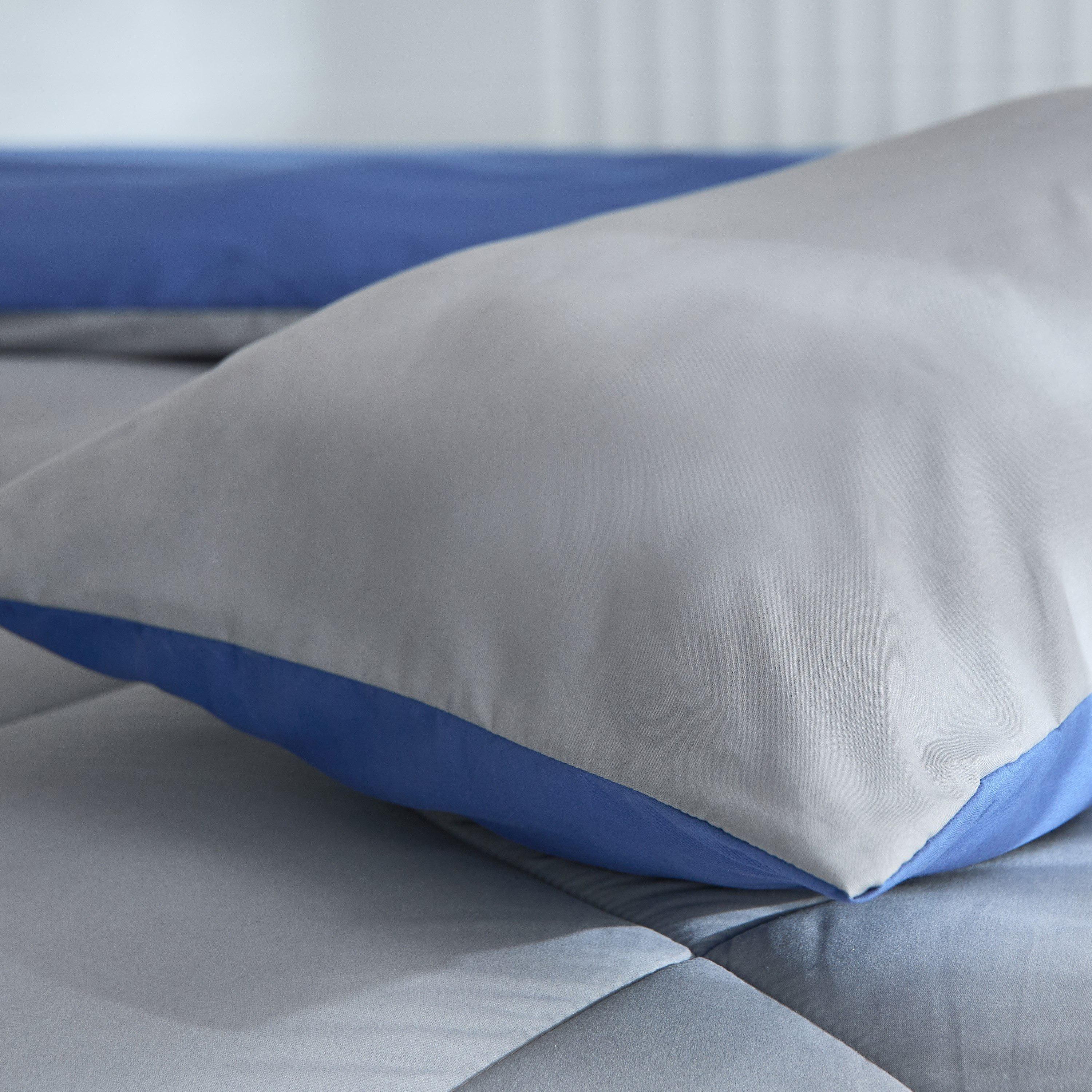 Derby 3-Piece Reversible Microfiber King Comforter Set - 220x240 cm-hbxhomeware-hbxbedroom-image-8