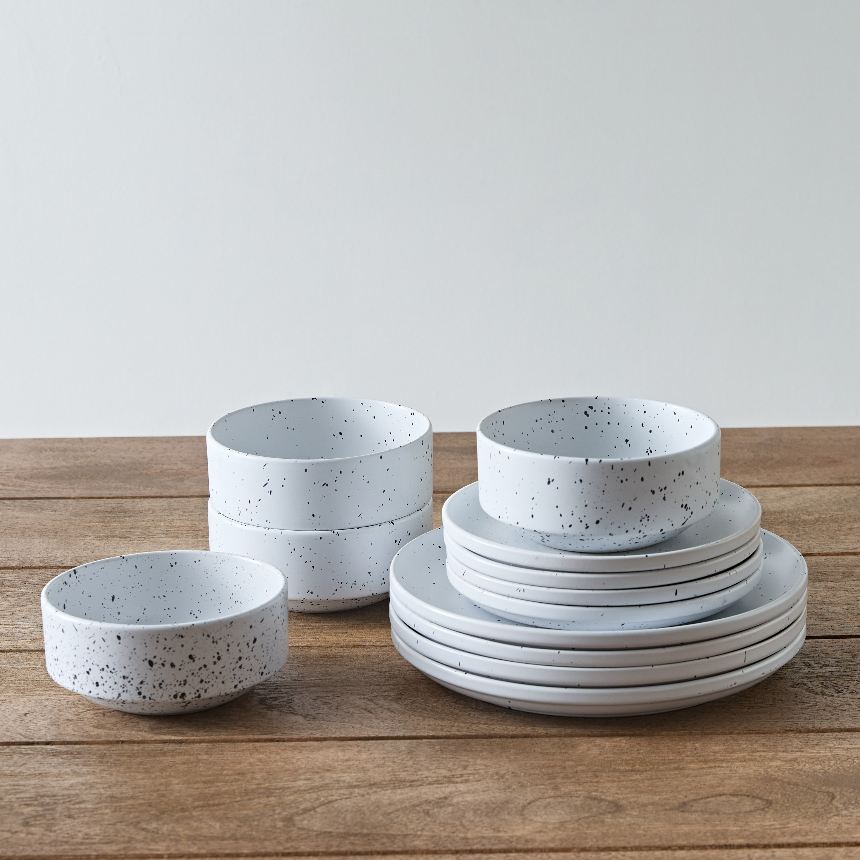 طقم عشاء 12 قطعة بتصميم منقط من إليجنزا - 4 أشخاص-hbxdiningroom-tabletop-dinnersets-image-2