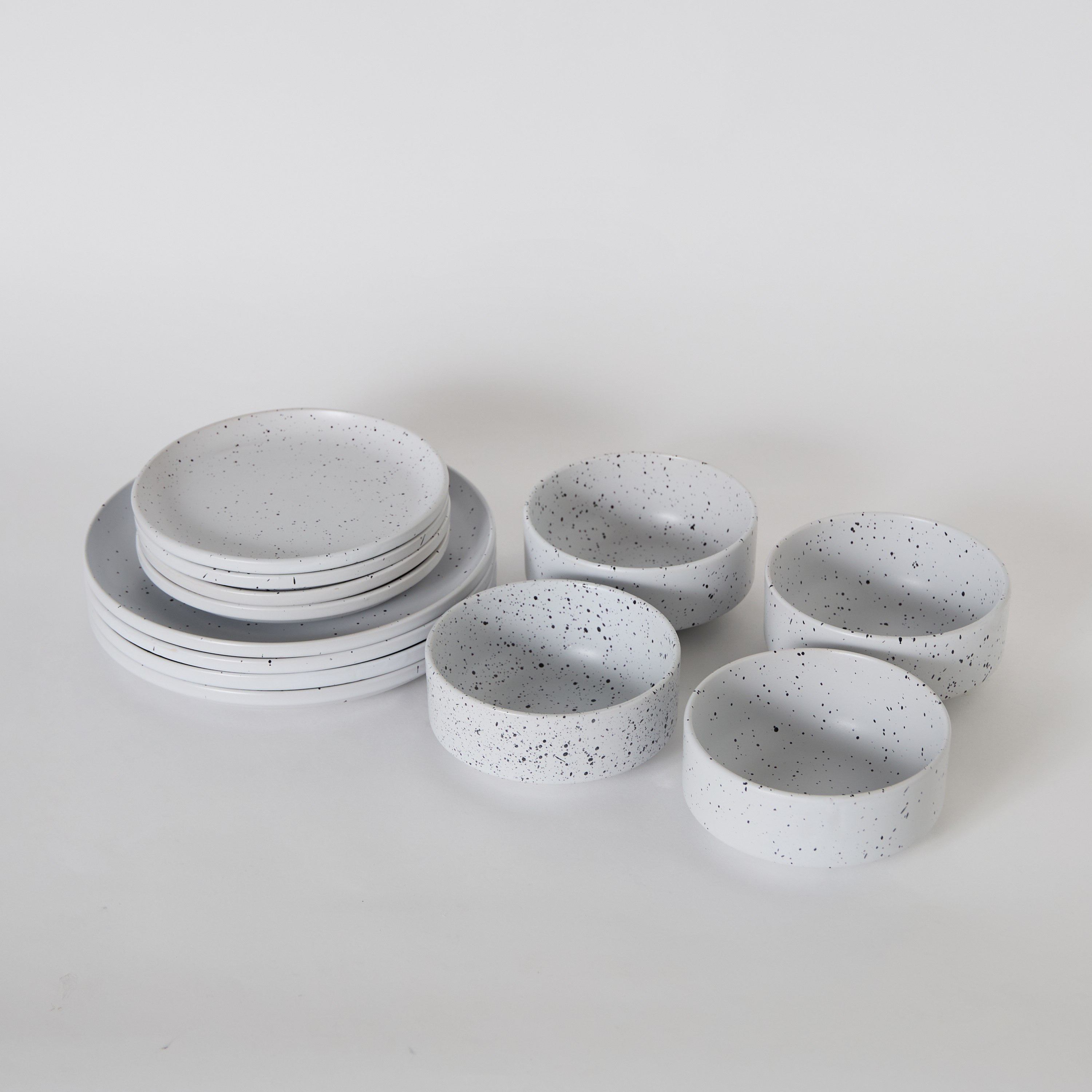 طقم عشاء 12 قطعة بتصميم منقط من إليجنزا - 4 أشخاص-hbxdiningroom-tabletop-dinnersets-image-5
