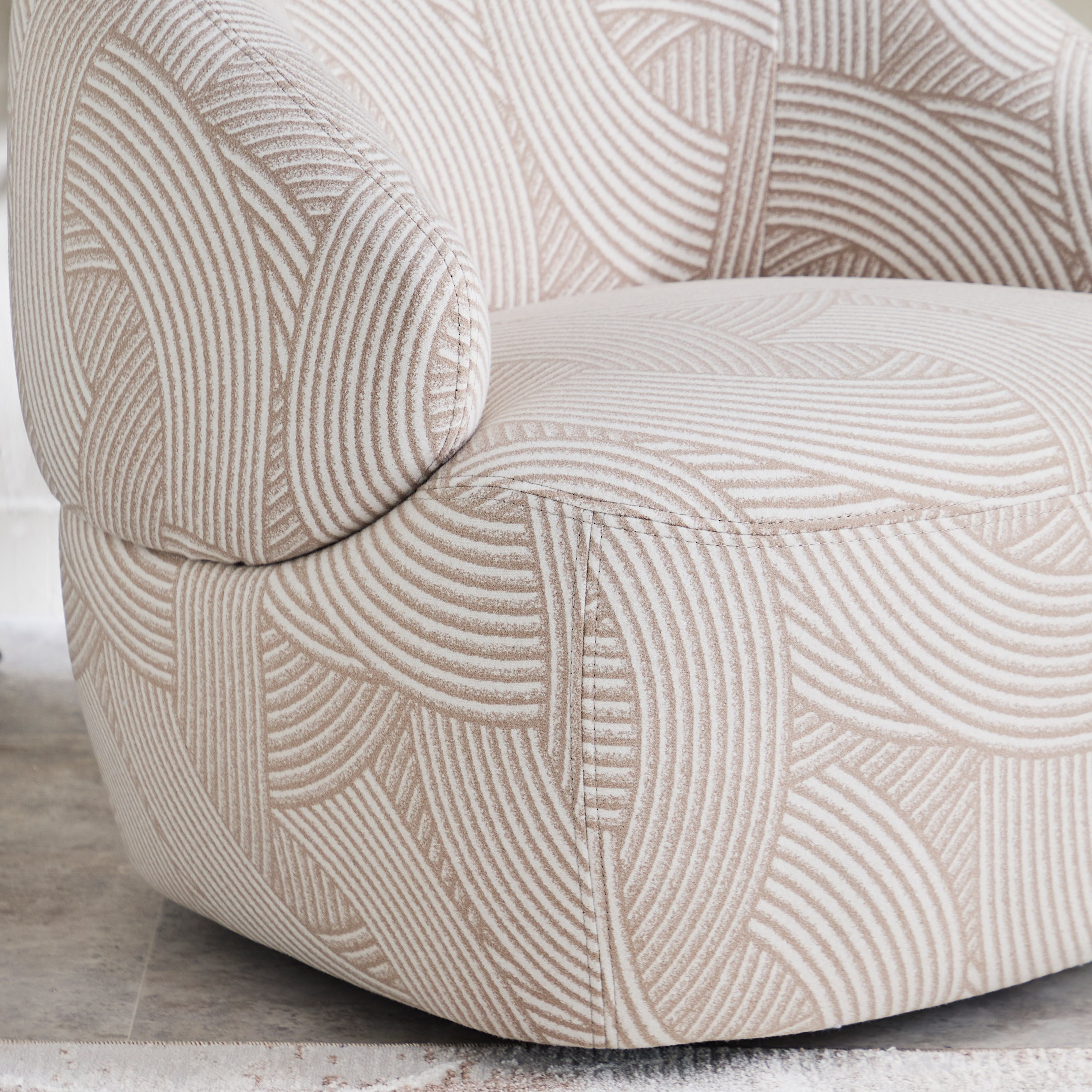 كرسي قماش دوار بمساند ذراعين من هاوستون-hbxlivingroom-sofasandarmchairs-sofas-image-5