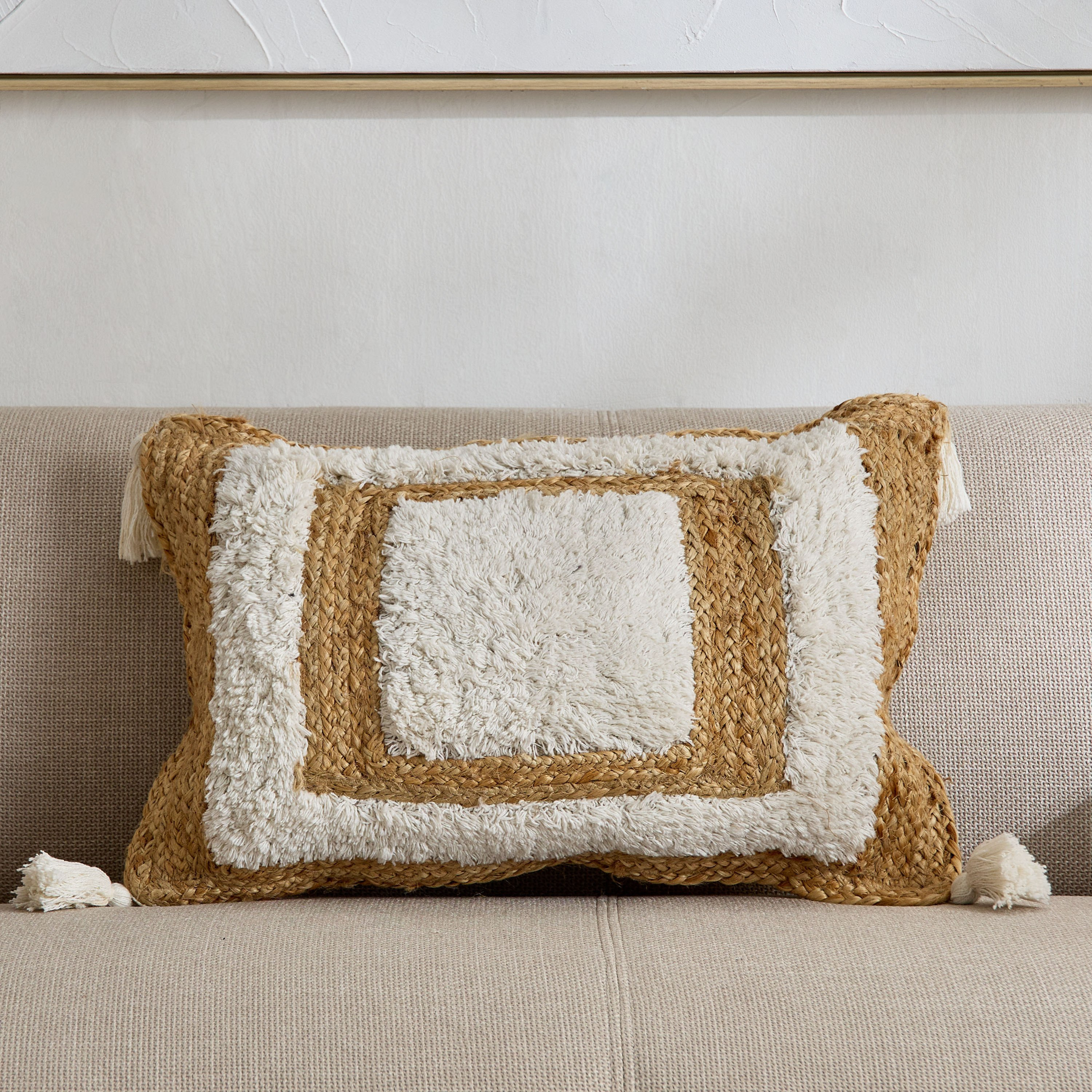 وسادة محشوة مصنوعة يدويًا من إيكو ميدتاون- 40 × 60 سم-hbxlivingroom-furnishings-cushionsandcovers-filledcushions-image-1