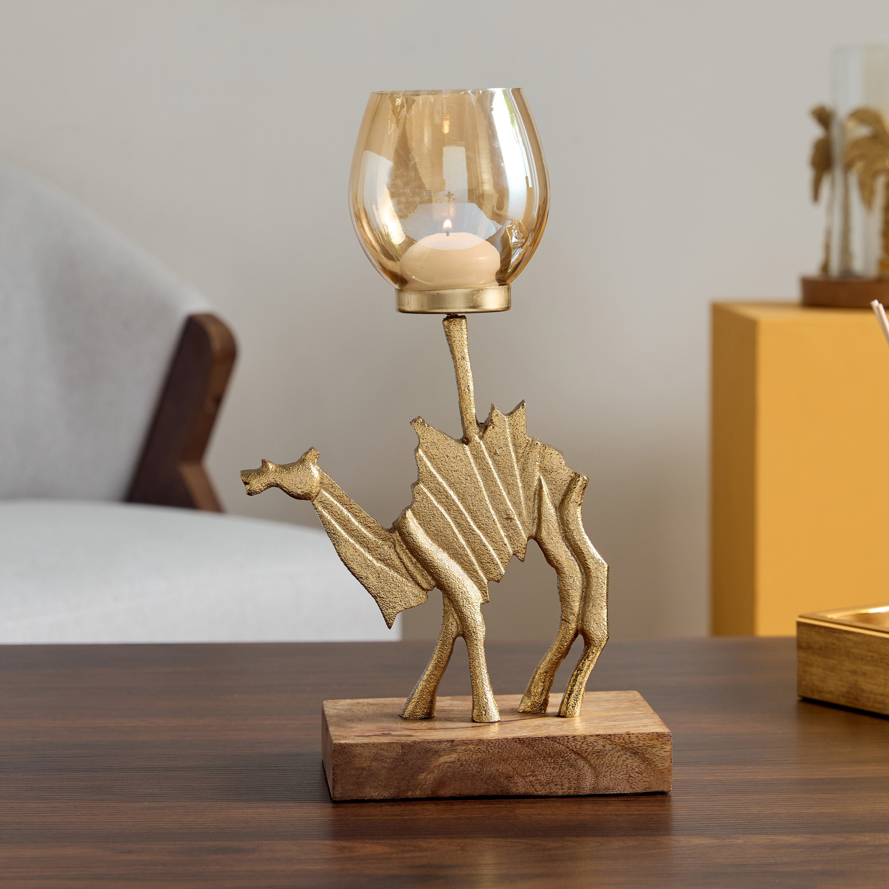 حامل شموع صغيرة ألومنيوم بتصميم جمل مع قاعدة خشبية - 19x10x32.5 سم-hbxlivingroom-decorandaccessories-candleholders-image-1