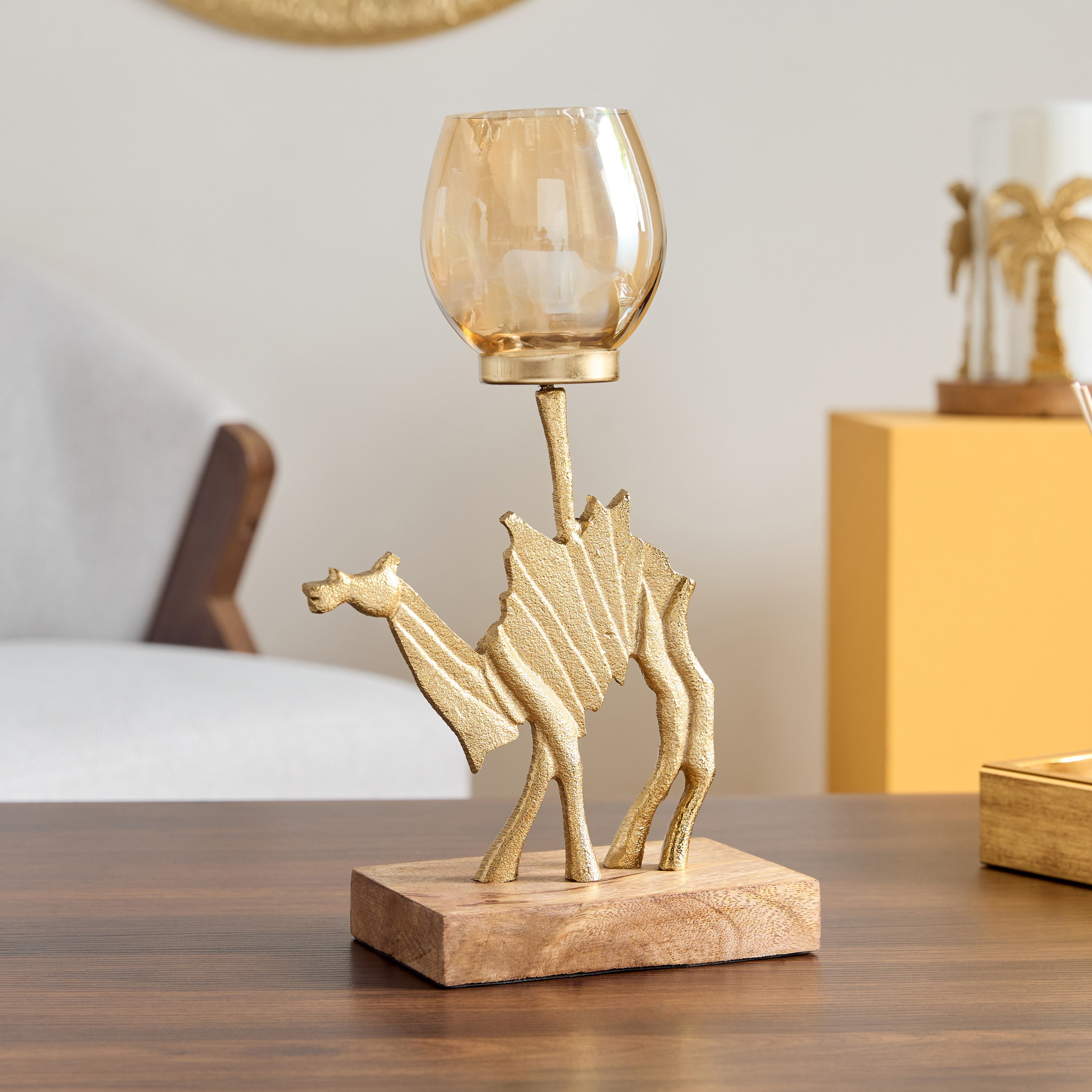 حامل شموع صغيرة ألومنيوم بتصميم جمل مع قاعدة خشبية - 19x10x32.5 سم-hbxlivingroom-decorandaccessories-candleholders-image-2