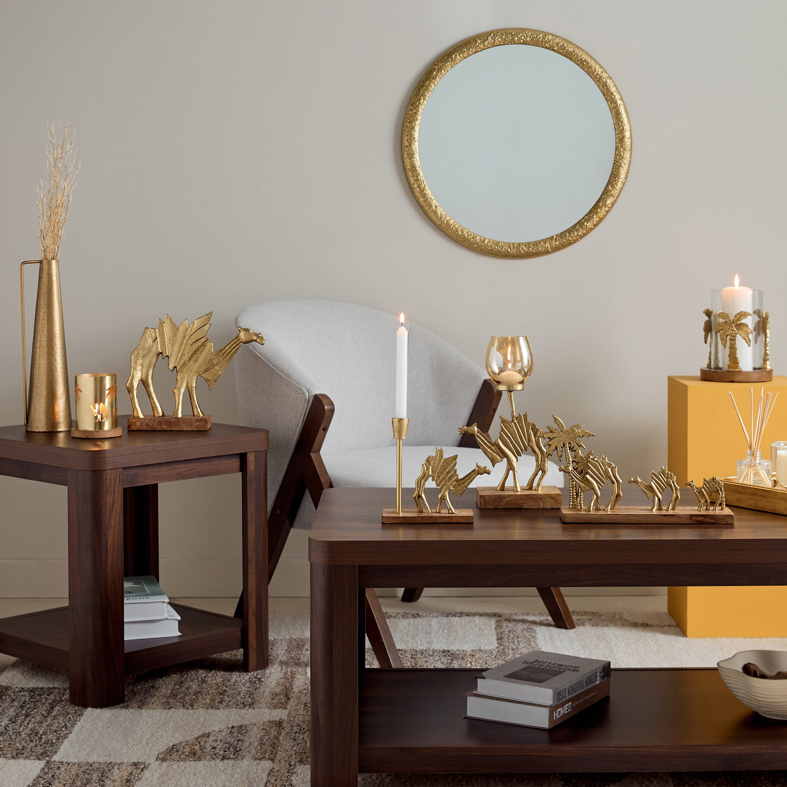 حامل شموع صغيرة ألومنيوم بتصميم جمل مع قاعدة خشبية - 19x10x32.5 سم-hbxlivingroom-decorandaccessories-candleholders-image-5