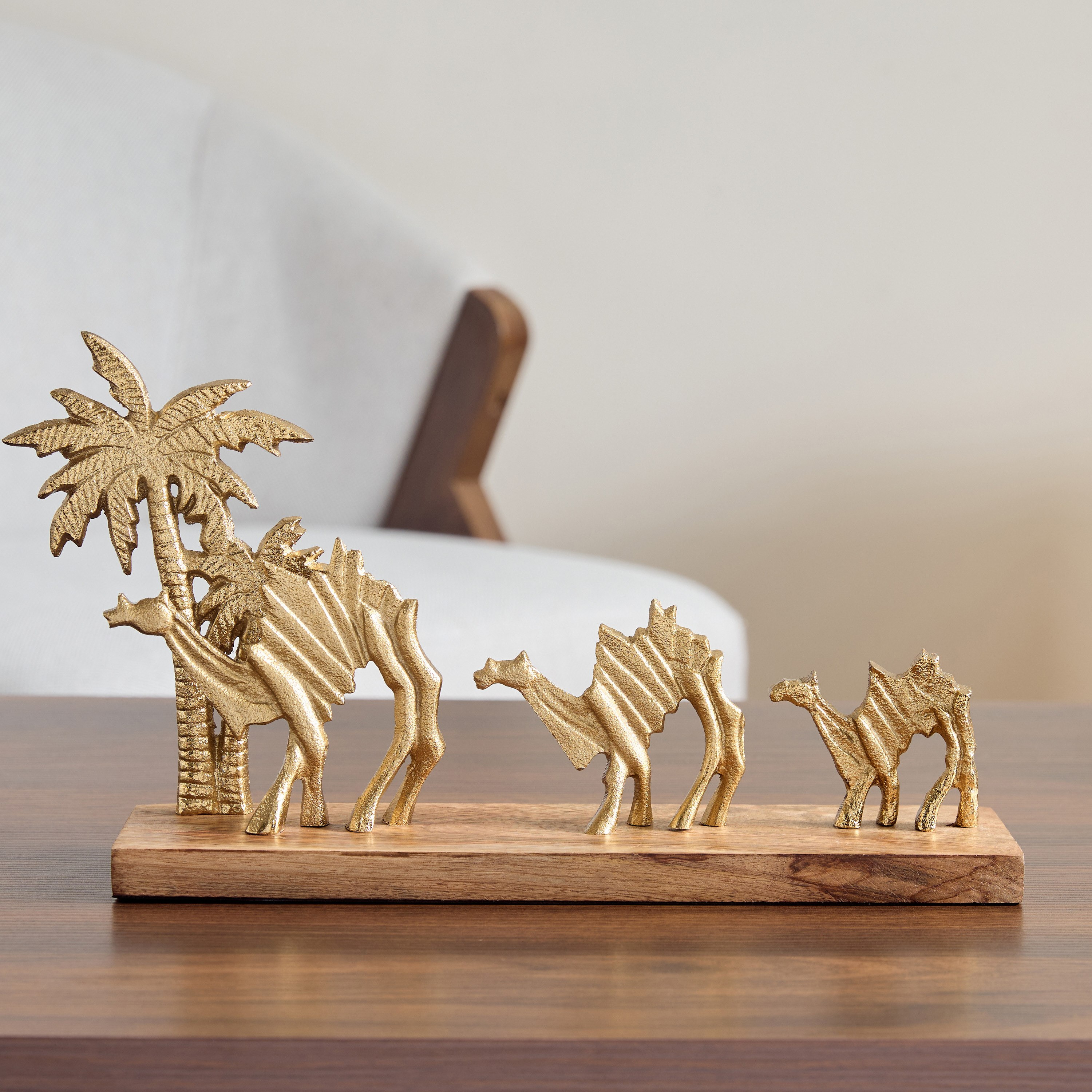زينة طاولة بتصميم جمال ألومنيوم مع قاعدة خشب من رايون - 37x9x19 سم-hbxhomeware-homedecor-figurinesandornaments-image-2