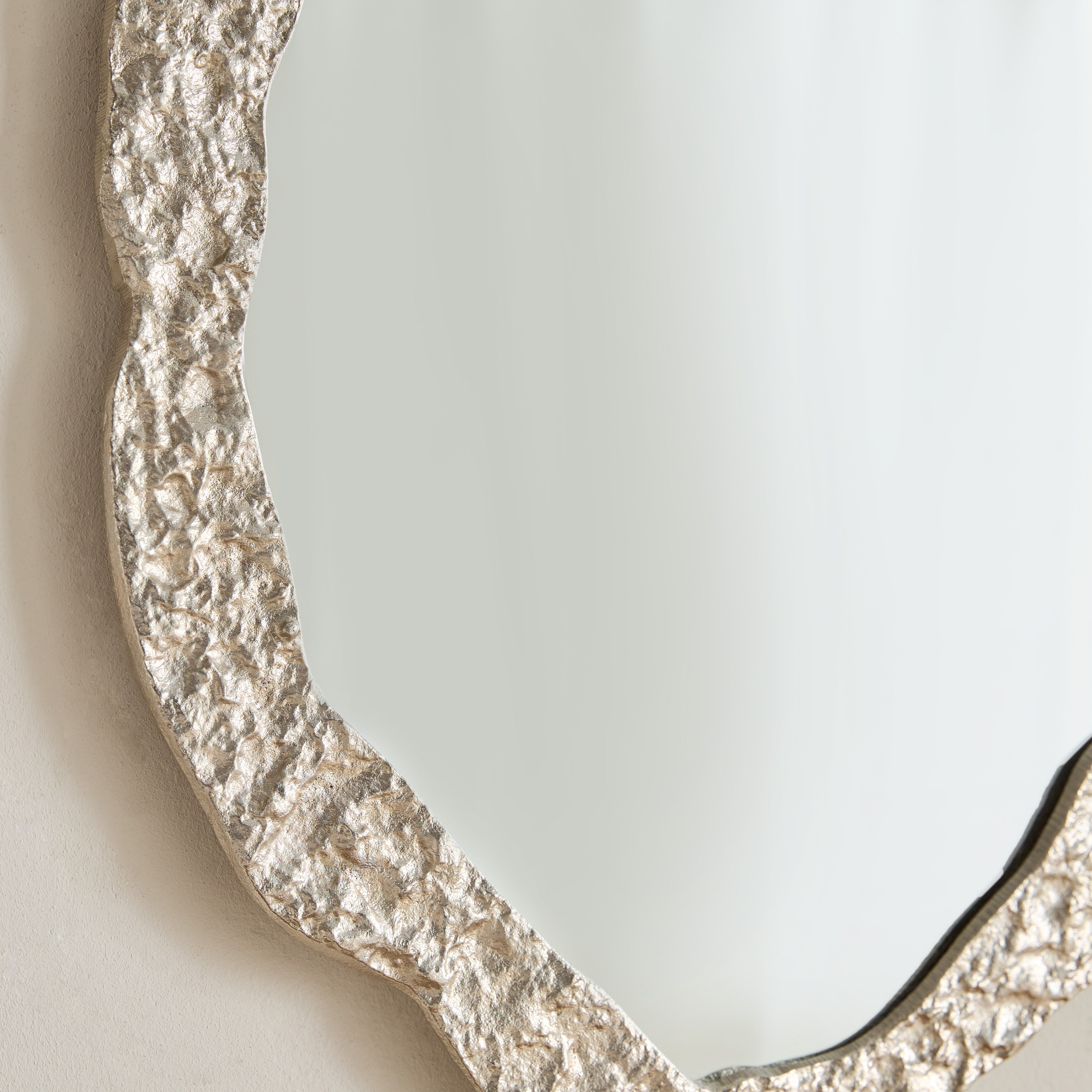 مرآة فاخرة ألومنيوم بتصميم عضوي من رايون - 43×2×70 سم-hbxhomeware-hbxdecorandfurnishings-image-3
