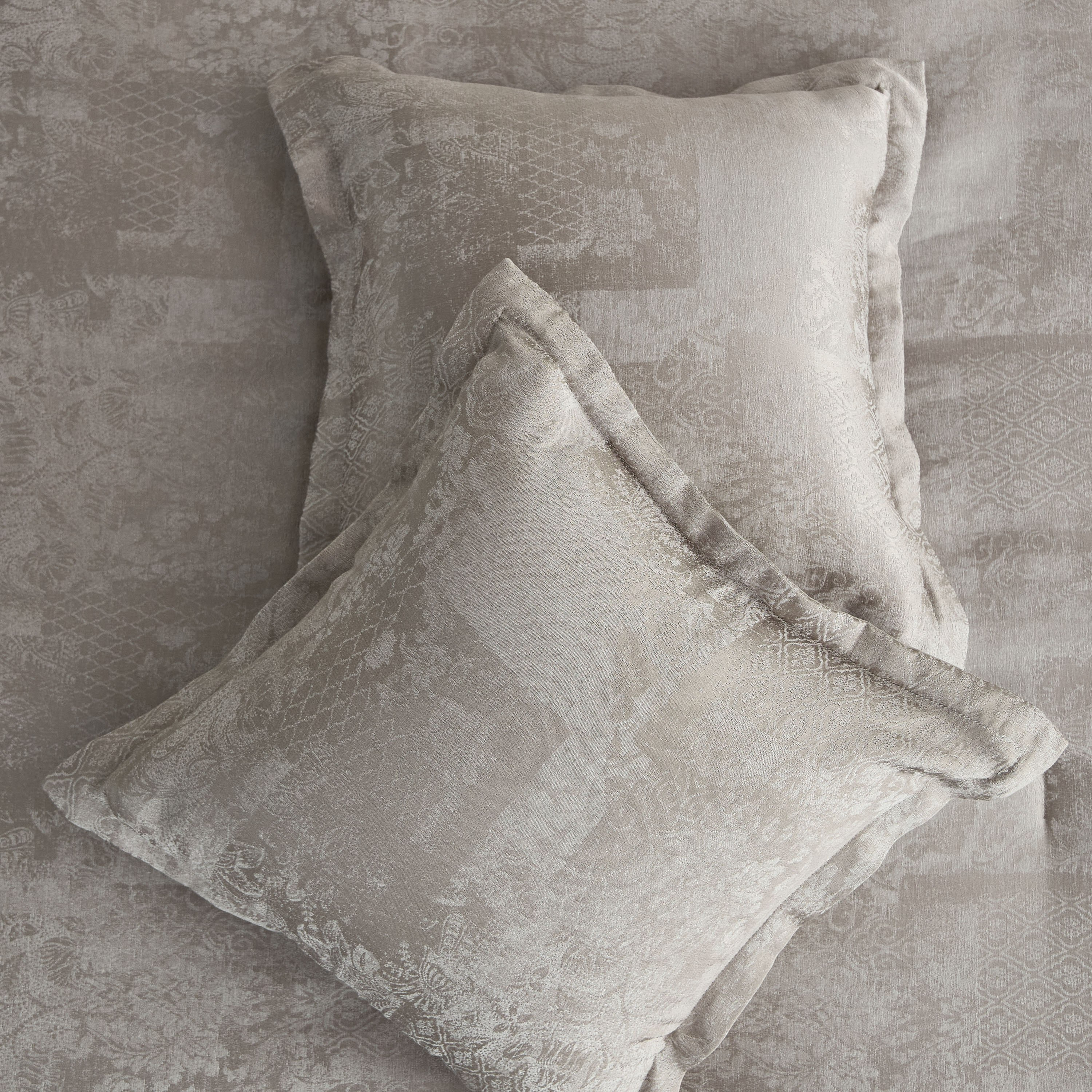 Whitebliss Ornate 5-Piece Jacquard King Comforter Set - 220x240 cm-hbxhomeware-hbxbedroom-image-8