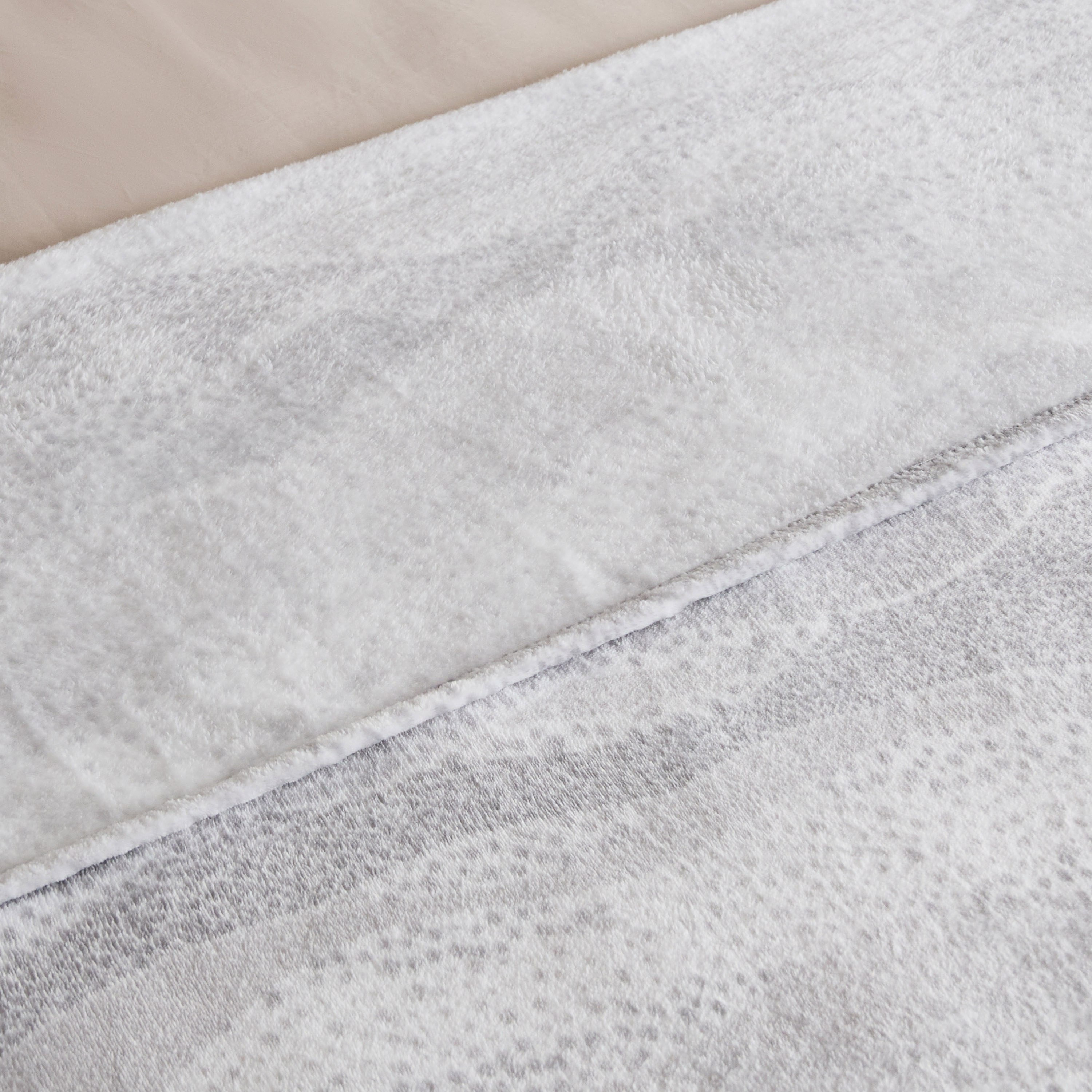بطانية فلانيل مقاس زوجي بطبعات ريمي من ماتريكس - 140x200 سم-hbxhomeware-hbxbedroom-image-3