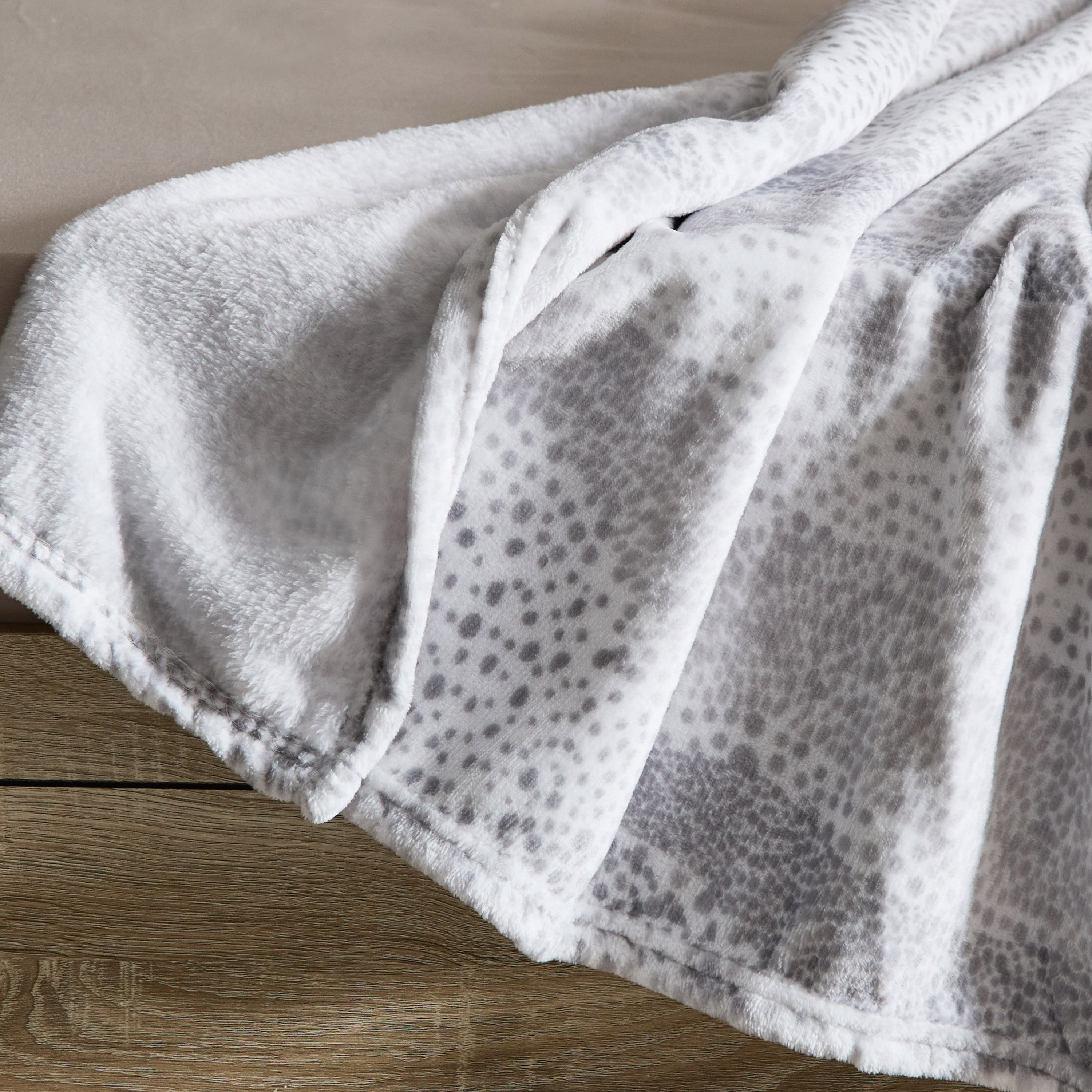 بطانية فلانيل مقاس زوجي بطبعات ريمي من ماتريكس - 140x200 سم-hbxhomeware-hbxbedroom-image-5